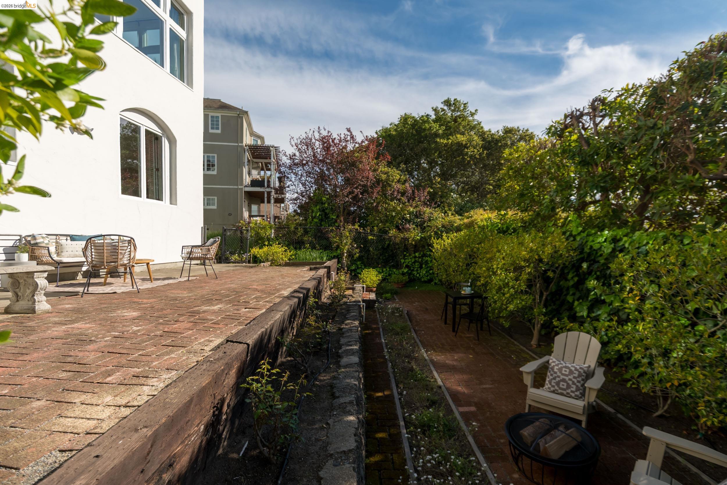 Detail Gallery Image 55 of 60 For 4951 Proctor Ave, Oakland,  CA 94618 - 3 Beds | 2/1 Baths