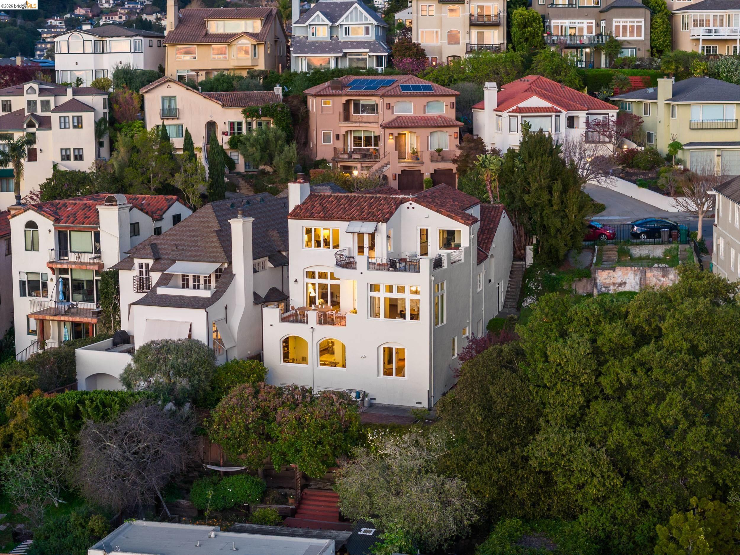 Detail Gallery Image 58 of 60 For 4951 Proctor Ave, Oakland,  CA 94618 - 3 Beds | 2/1 Baths