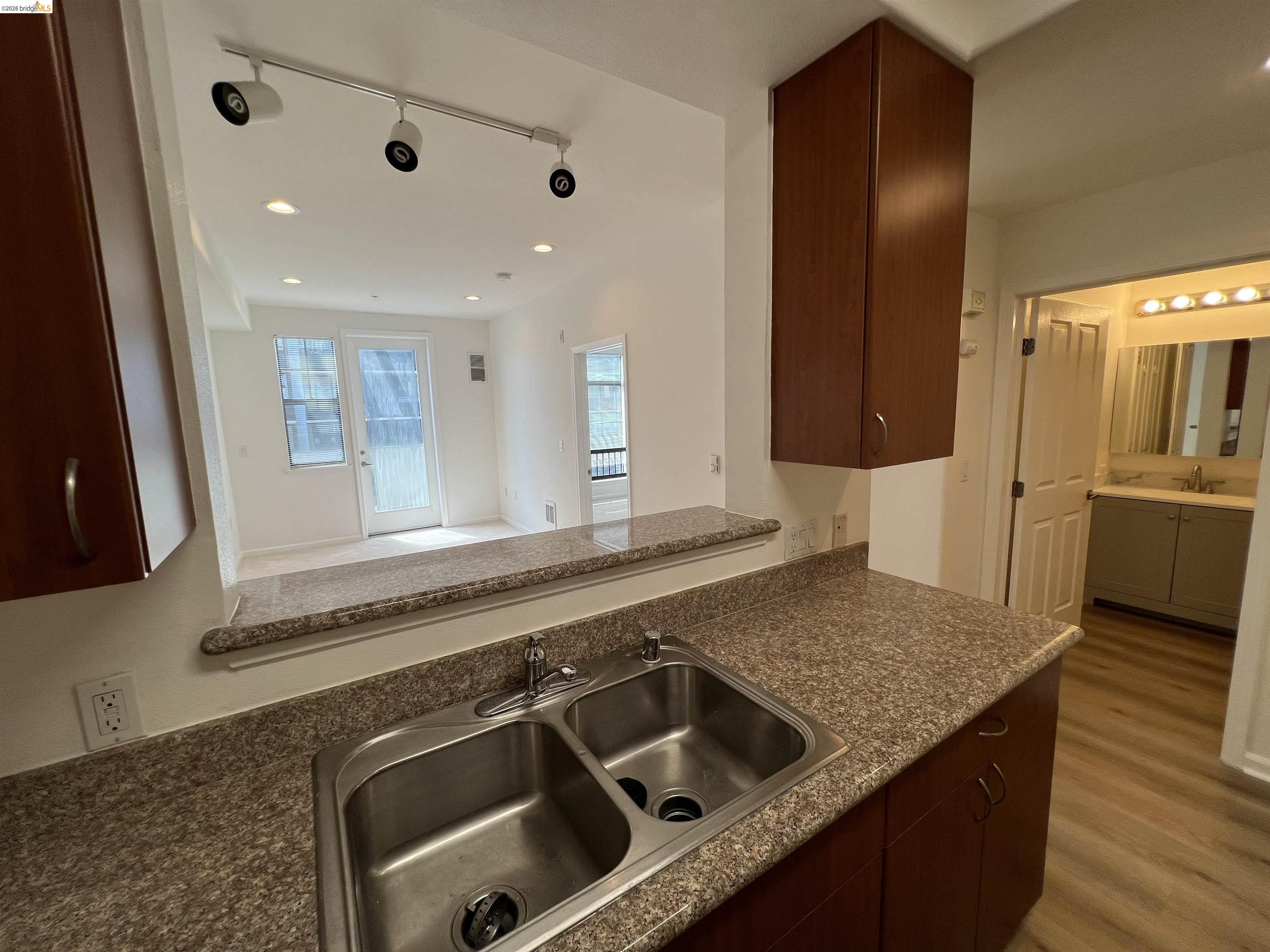 Photo #5: 41127620 Listing: Photo #5