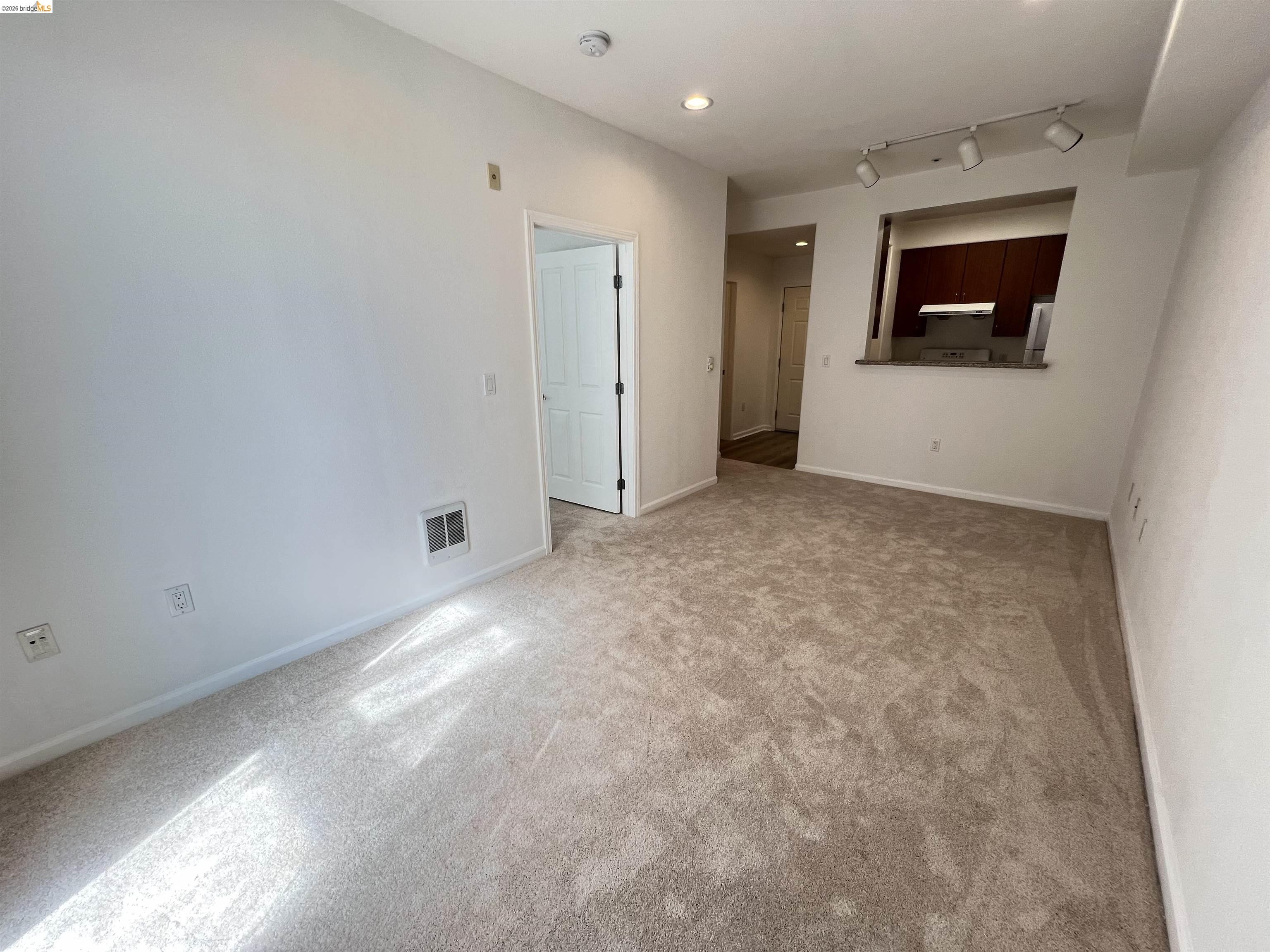 Photo #6: 41127620 Listing: Photo #6