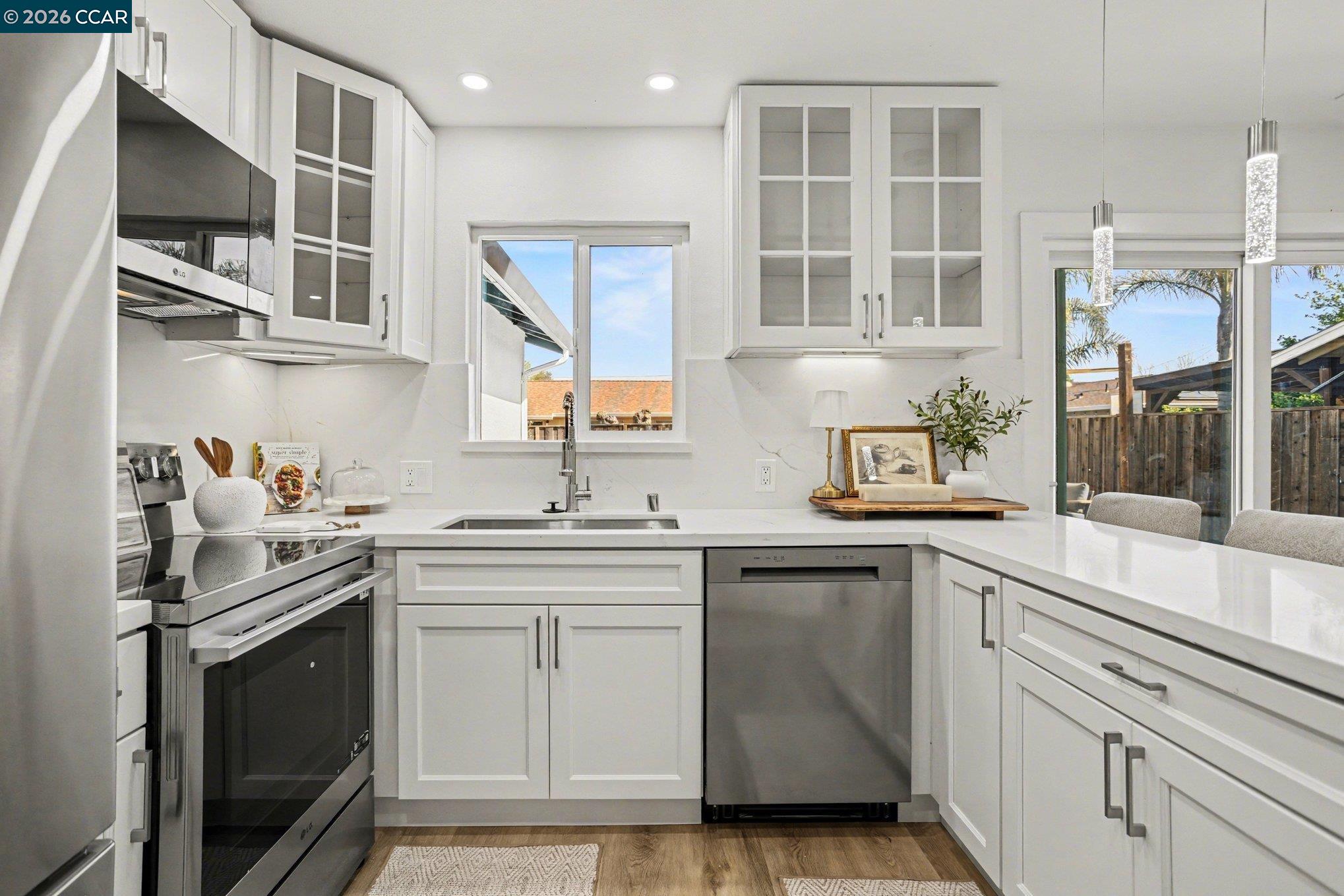 Detail Gallery Image 11 of 29 For 2579 Montgomery Ave, Concord,  CA 94519 - 3 Beds | 2 Baths