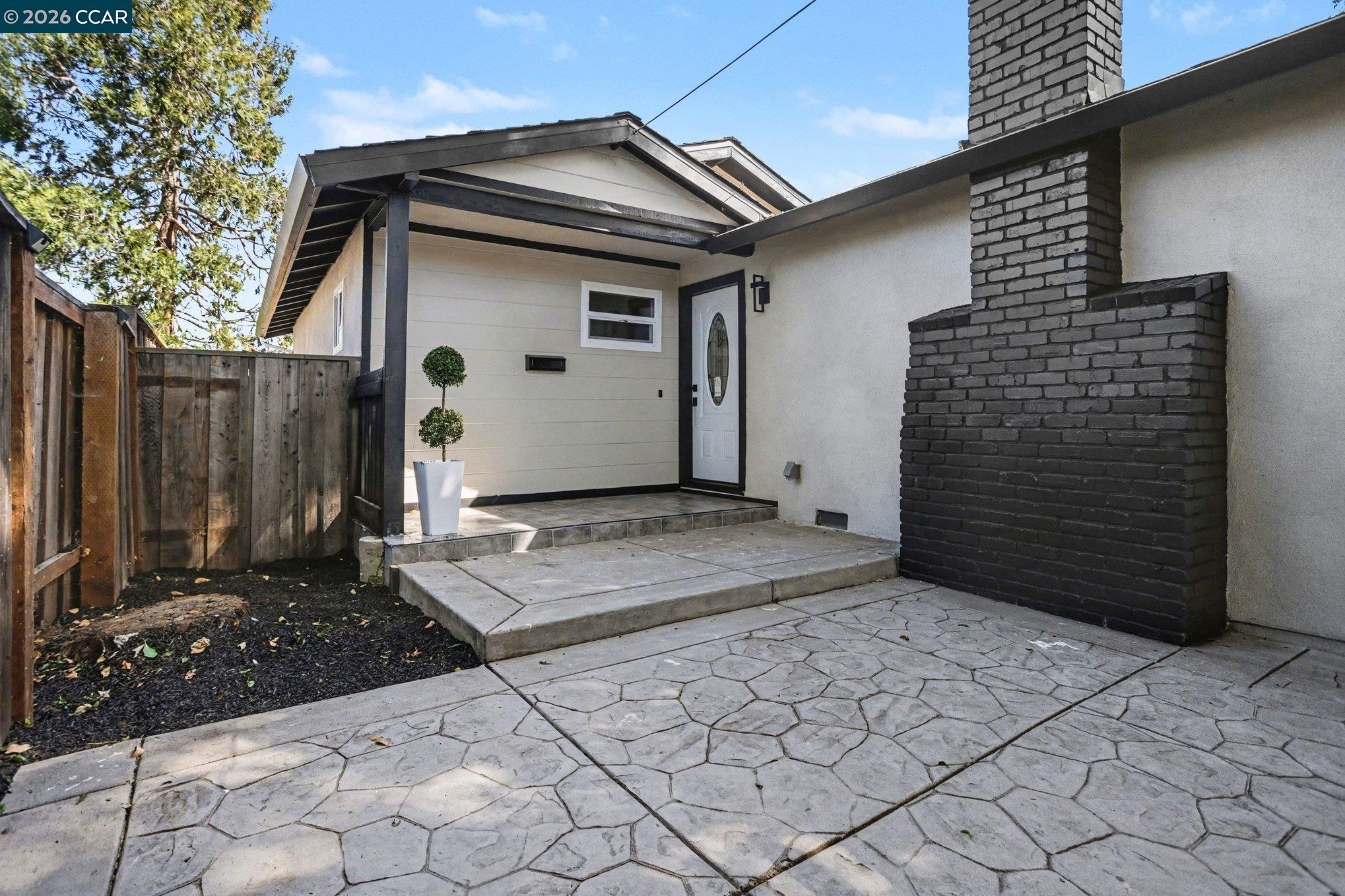 Detail Gallery Image 4 of 29 For 2579 Montgomery Ave, Concord,  CA 94519 - 3 Beds | 2 Baths