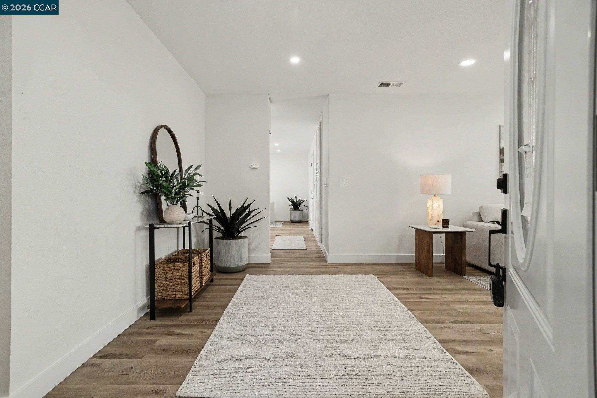 Detail Gallery Image 5 of 29 For 2579 Montgomery Ave, Concord,  CA 94519 - 3 Beds | 2 Baths