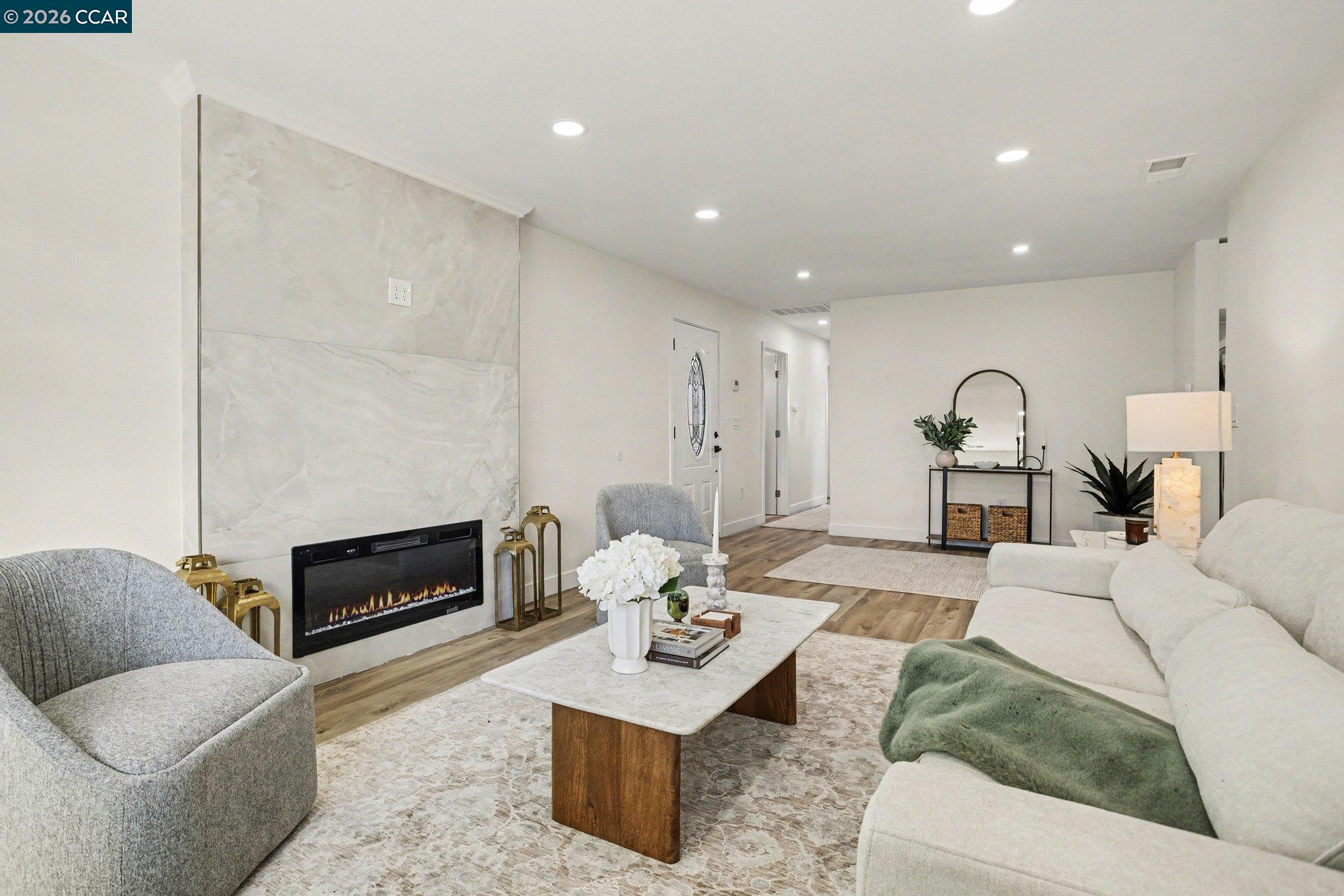 Detail Gallery Image 8 of 29 For 2579 Montgomery Ave, Concord,  CA 94519 - 3 Beds | 2 Baths