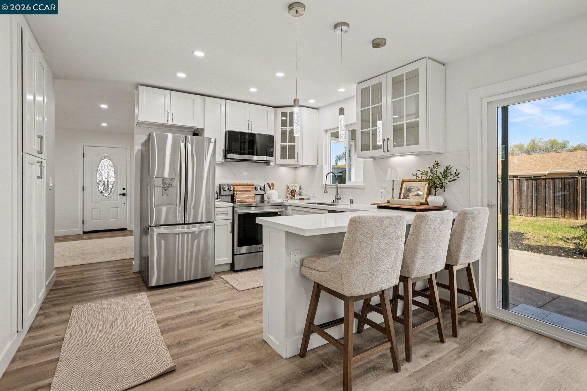 Detail Gallery Image 10 of 29 For 2579 Montgomery Ave, Concord,  CA 94519 - 3 Beds | 2 Baths