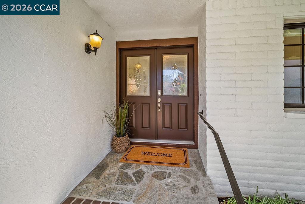Detail Gallery Image 2 of 60 For 5617 Bettencourt Dr, Clayton,  CA 94517 - 4 Beds | 2/1 Baths