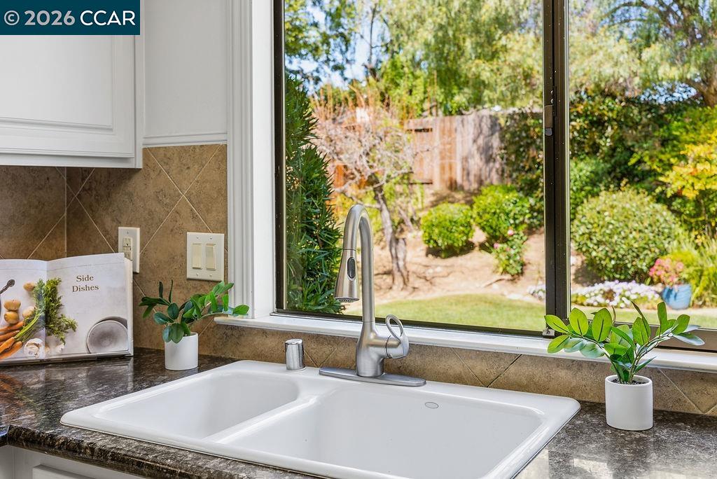 Detail Gallery Image 13 of 60 For 5617 Bettencourt Dr, Clayton,  CA 94517 - 4 Beds | 2/1 Baths