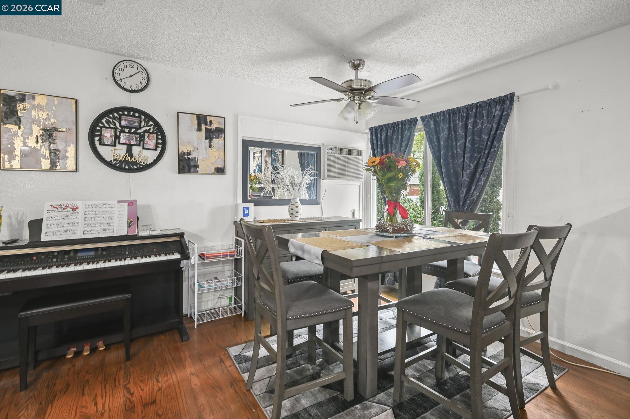 Detail Gallery Image 5 of 26 For 1954 N 6th St, Concord,  CA 94519 - 3 Beds | 2 Baths