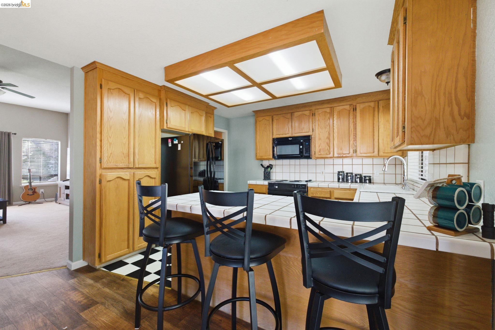 Detail Gallery Image 11 of 59 For 12796 Cresthaven Dr, Groveland,  CA 95321 - 3 Beds | 2 Baths