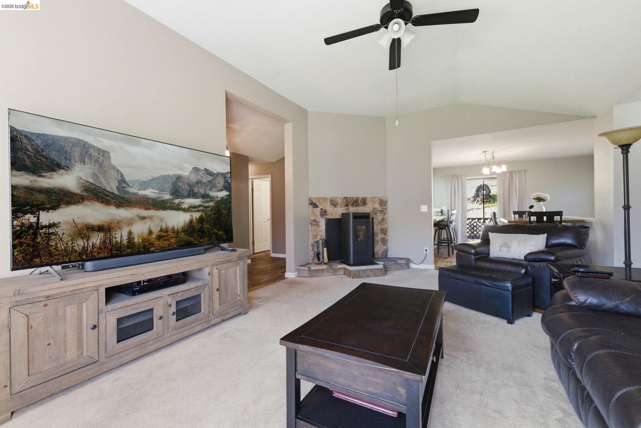 Detail Gallery Image 23 of 59 For 12796 Cresthaven Dr, Groveland,  CA 95321 - 3 Beds | 2 Baths