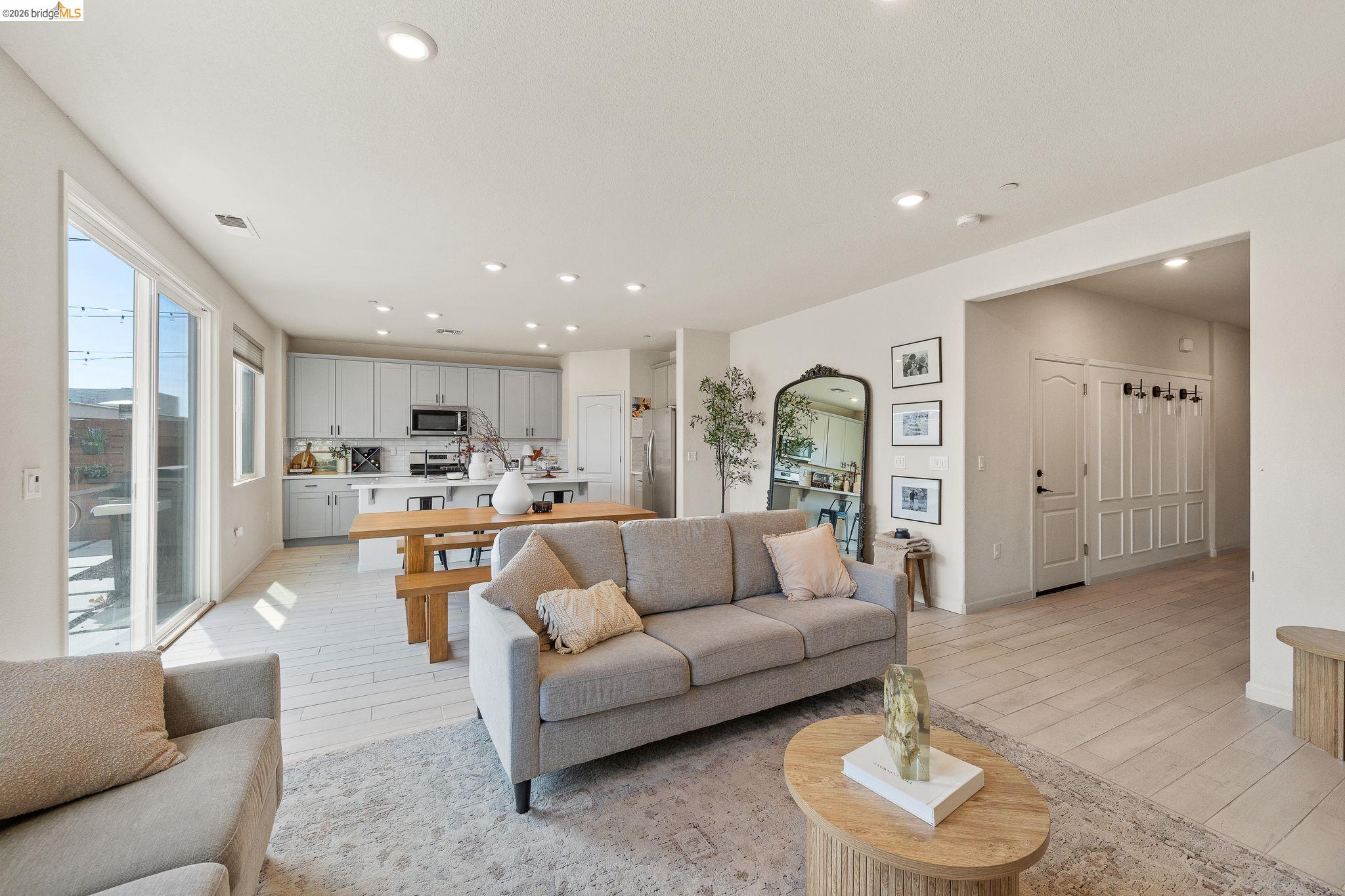 Detail Gallery Image 6 of 38 For 916 Diego Dr, Oakley,  CA 94561 - 3 Beds | 2/1 Baths