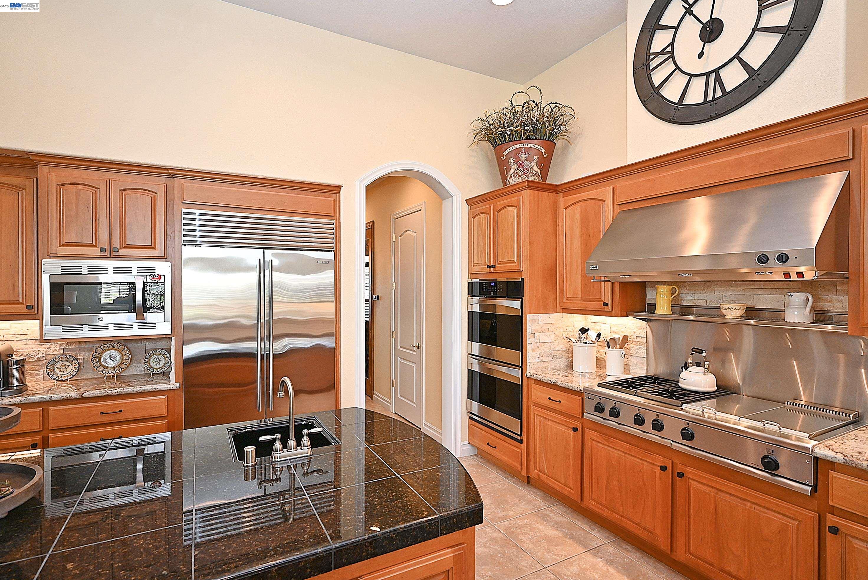 Detail Gallery Image 13 of 59 For 2221 Leccino Ct, Livermore,  CA 94550 - 4 Beds | 3/1 Baths
