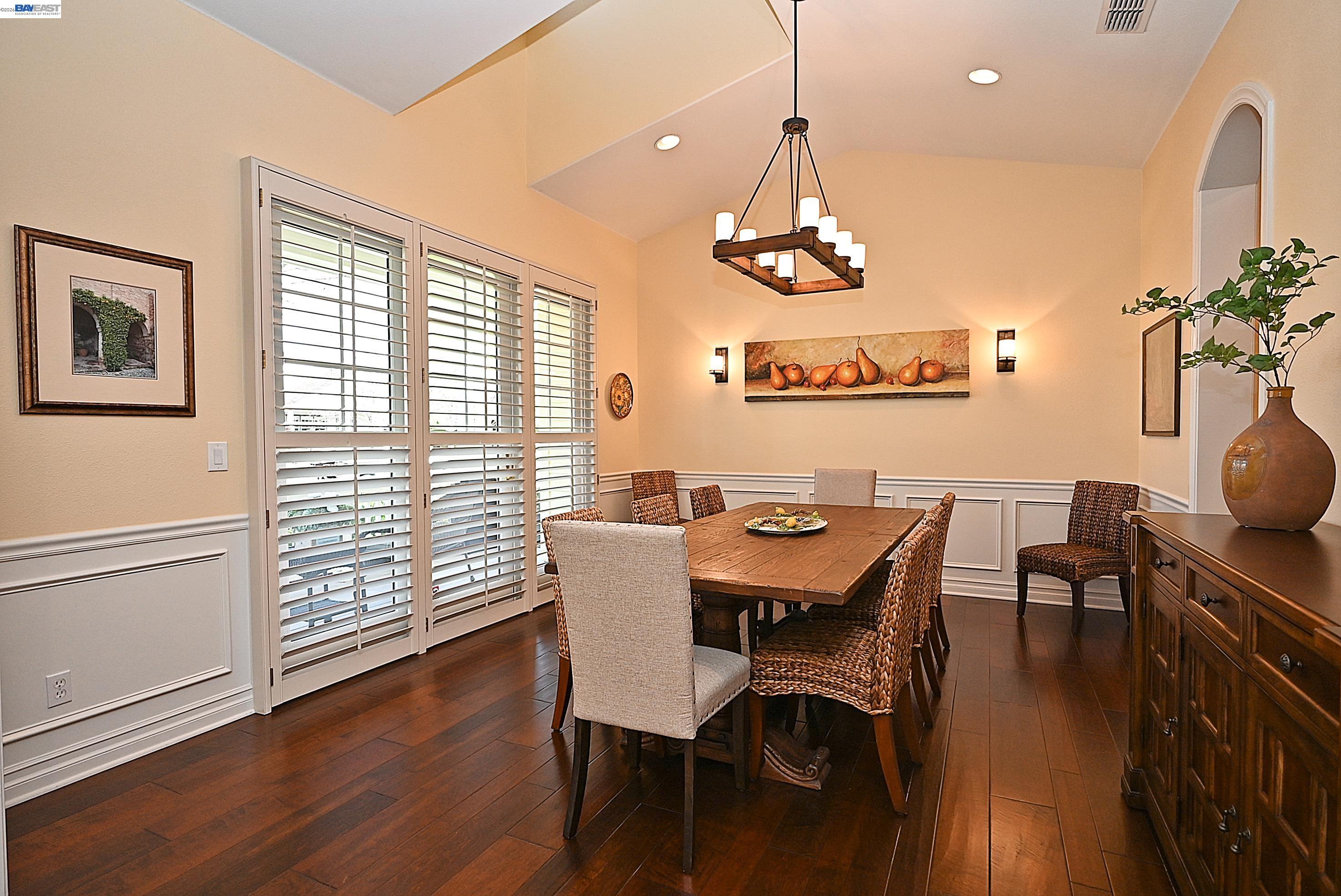 Detail Gallery Image 5 of 59 For 2221 Leccino Ct, Livermore,  CA 94550 - 4 Beds | 3/1 Baths