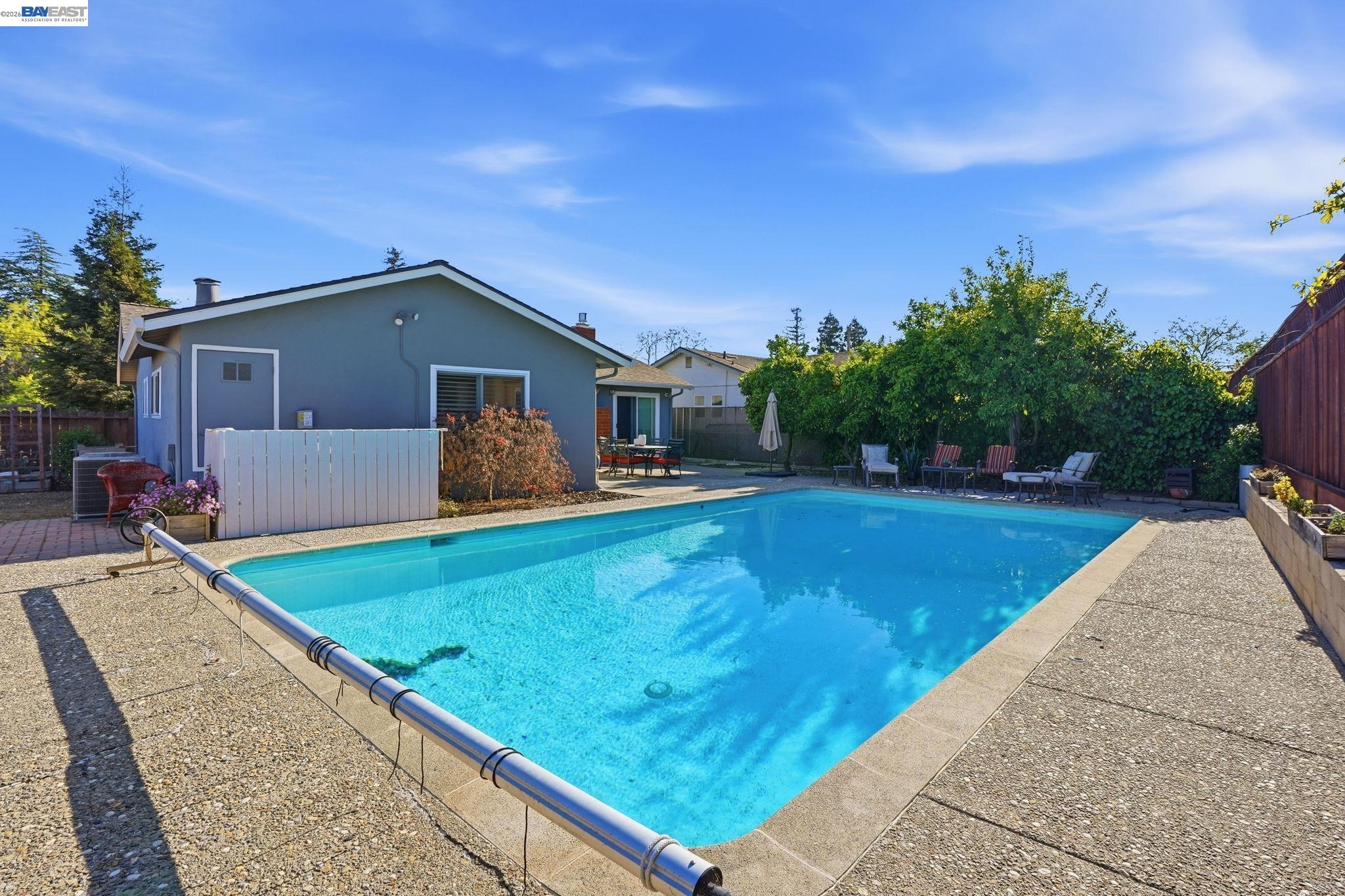 Detail Gallery Image 15 of 20 For 2394 Saint George Dr, Concord,  CA 94520 - 3 Beds | 2 Baths