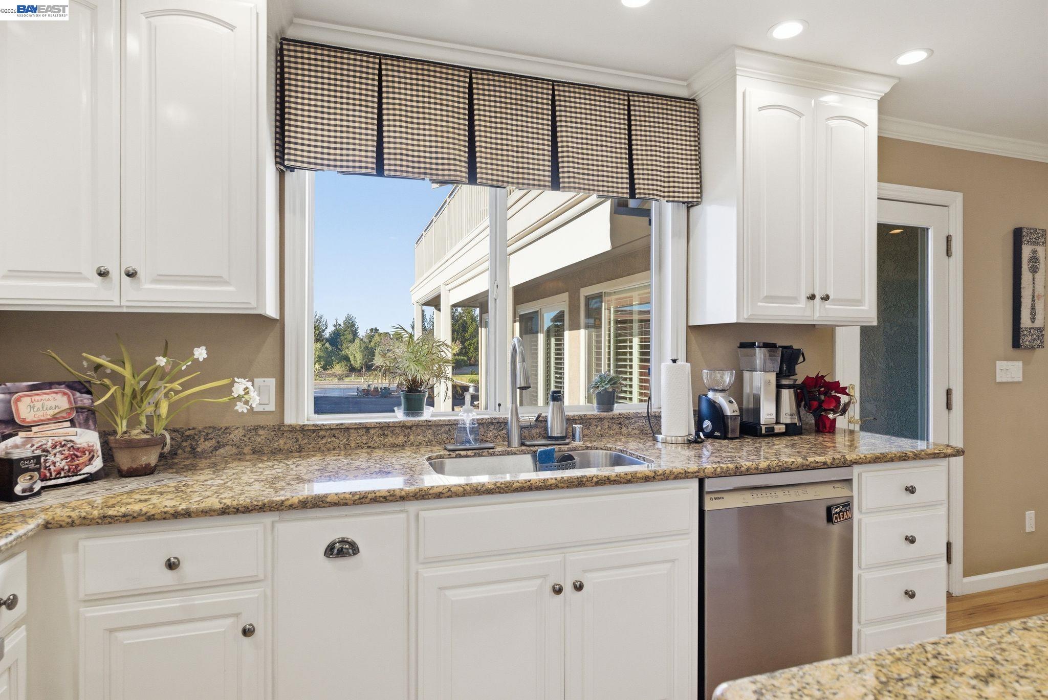 Detail Gallery Image 10 of 54 For 2680 Marina Ave., Livermore,  CA 94550 - 4 Beds | 3/1 Baths