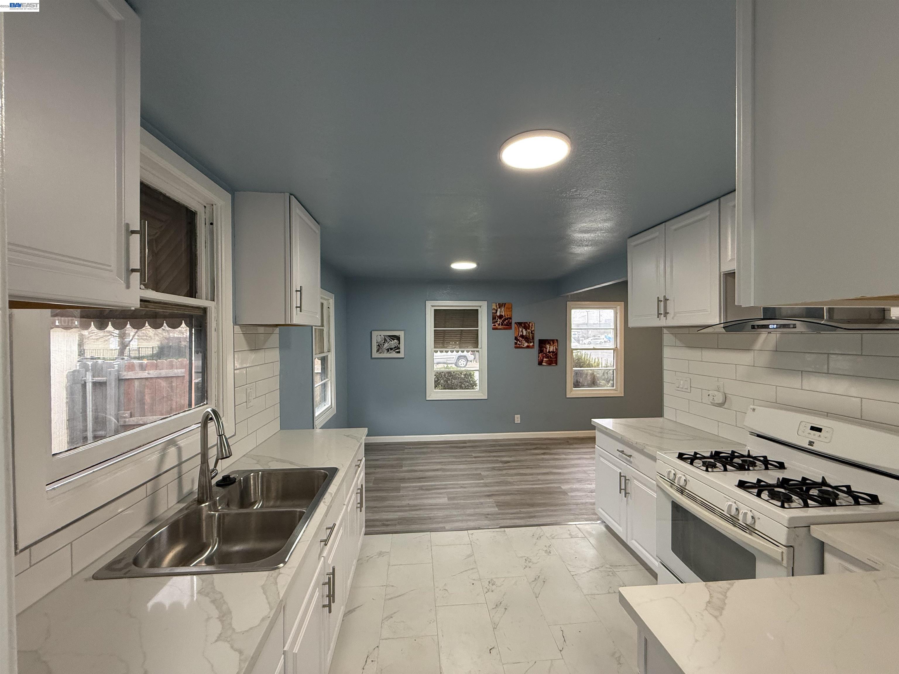 Front Image Thumbnail for BE41127631