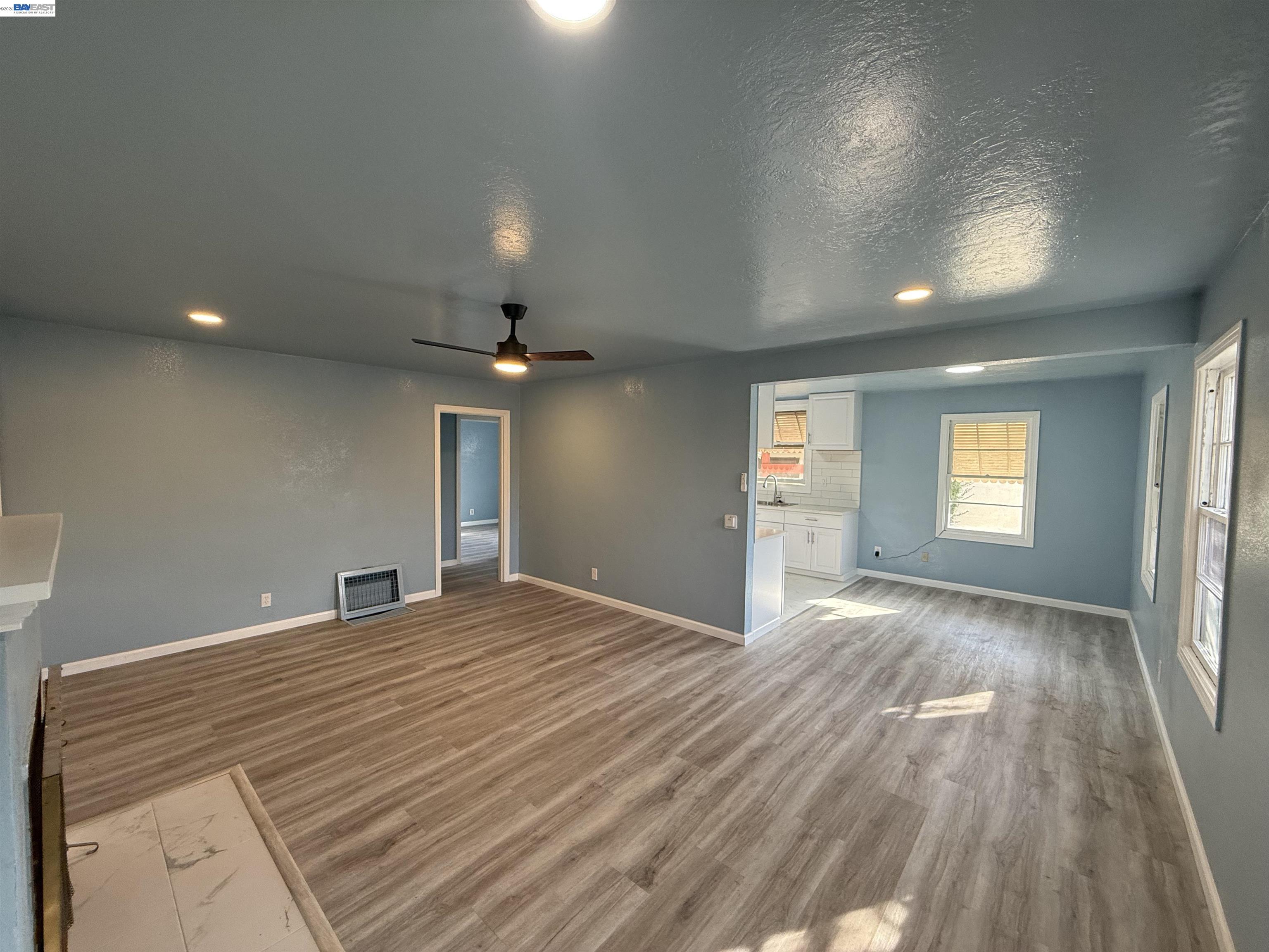 Detail Gallery Image 19 of 37 For 5500 Fruitridge Rd, Sacramento,  CA 95820 - 2 Beds | 1 Baths