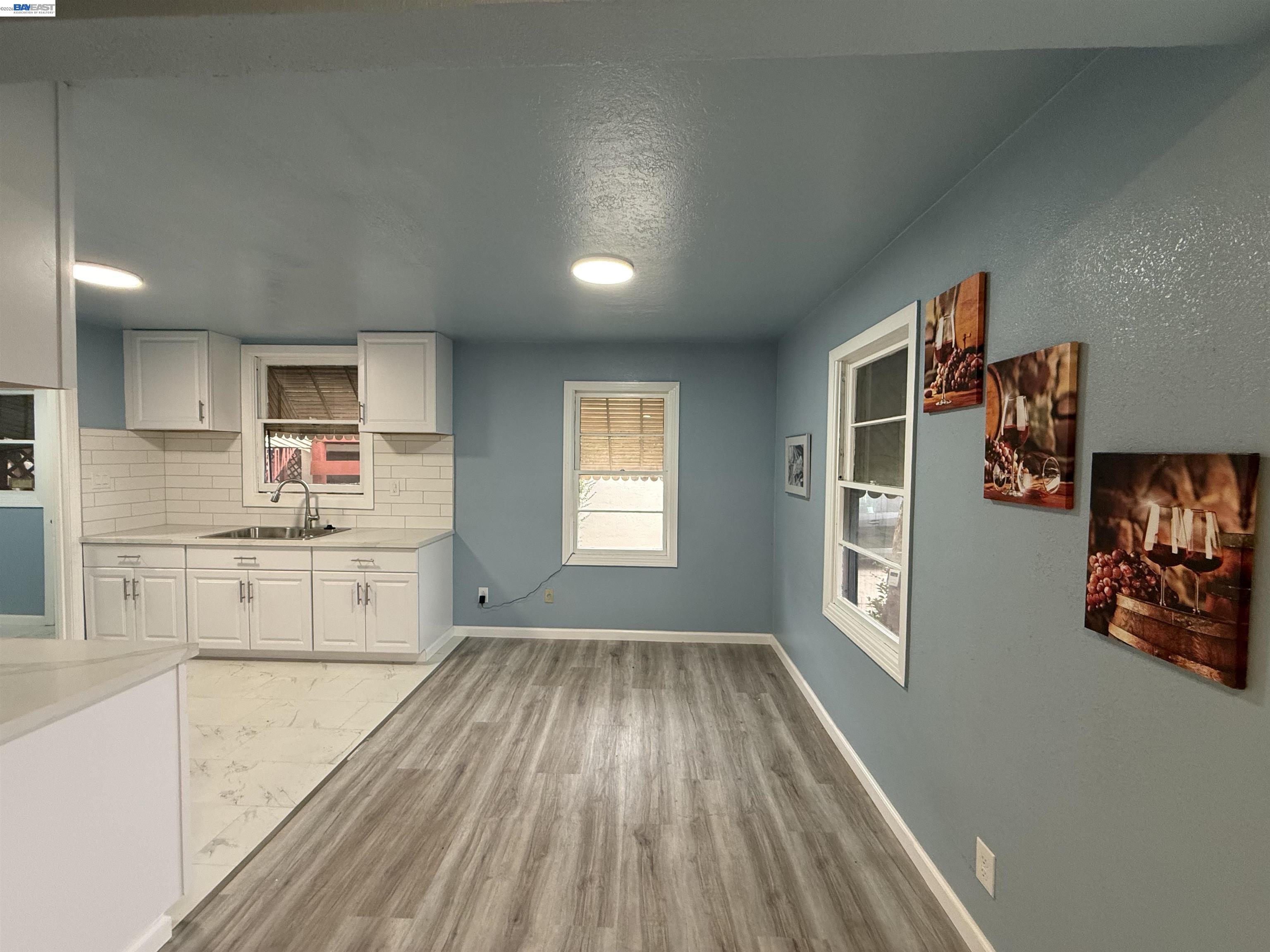 Detail Gallery Image 3 of 37 For 5500 Fruitridge Rd, Sacramento,  CA 95820 - 2 Beds | 1 Baths