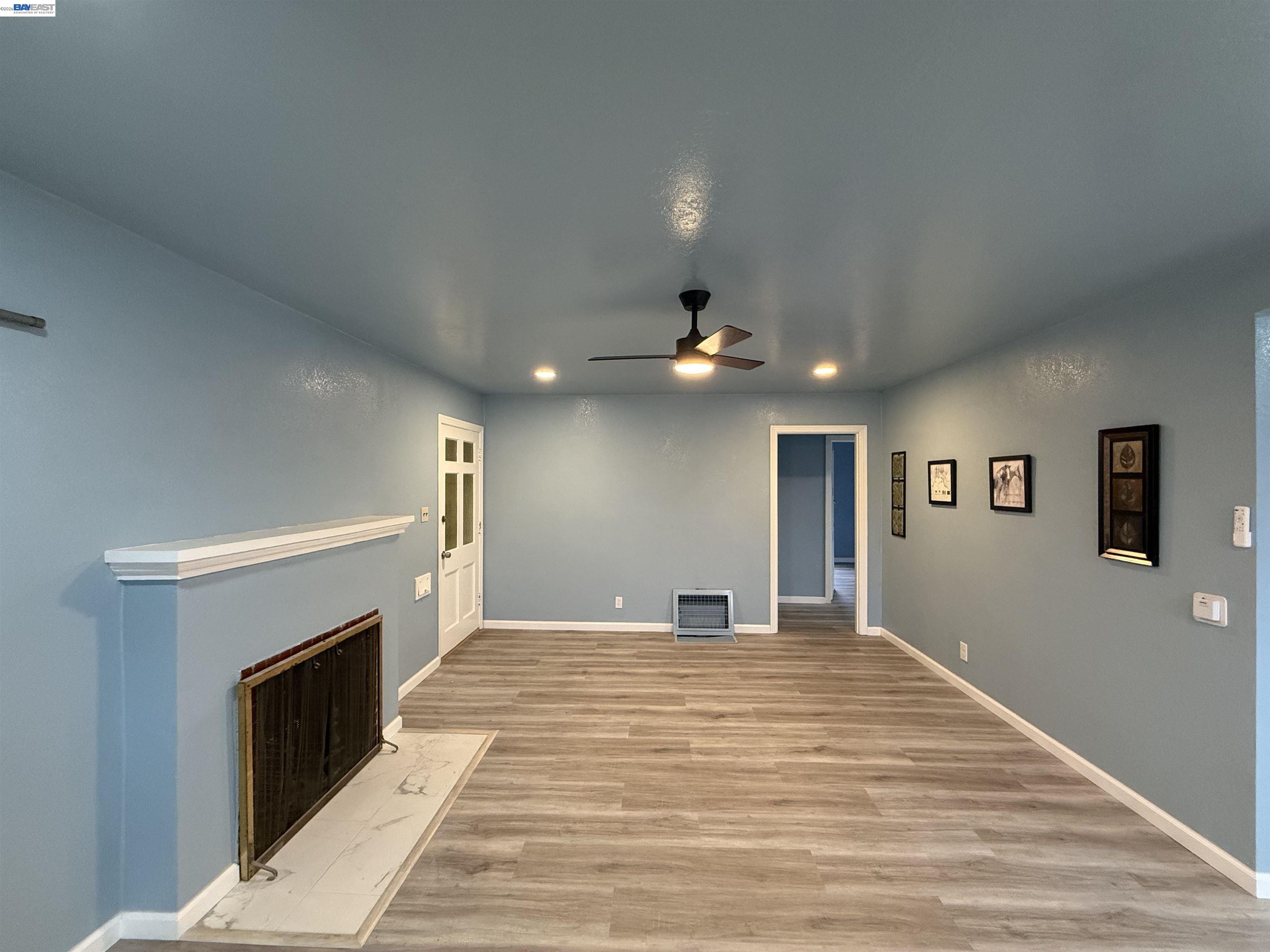 Detail Gallery Image 6 of 37 For 5500 Fruitridge Rd, Sacramento,  CA 95820 - 2 Beds | 1 Baths