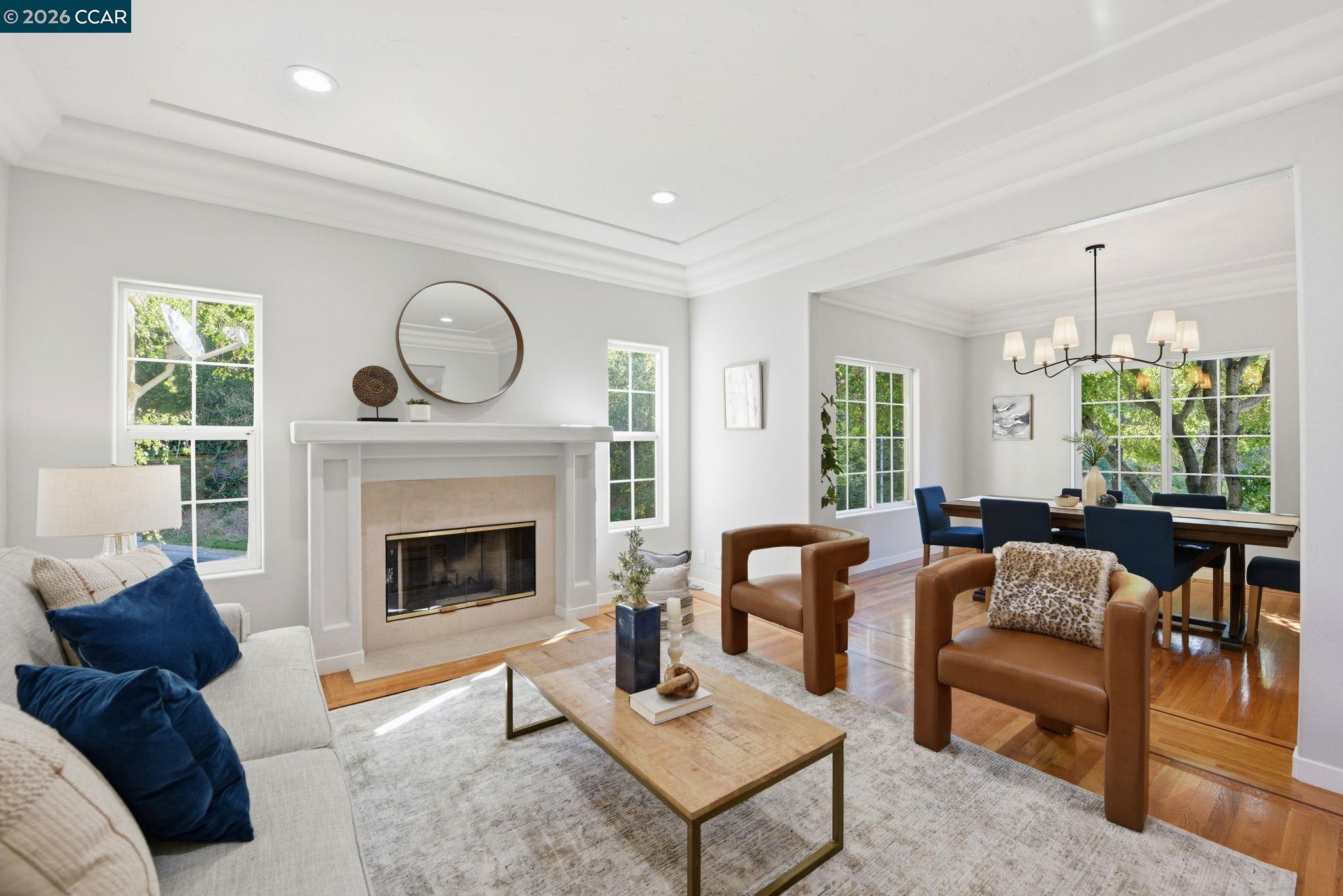 Detail Gallery Image 11 of 60 For 1 Bay Forest Pl, Oakland,  CA 94611 - 3 Beds | 2/1 Baths