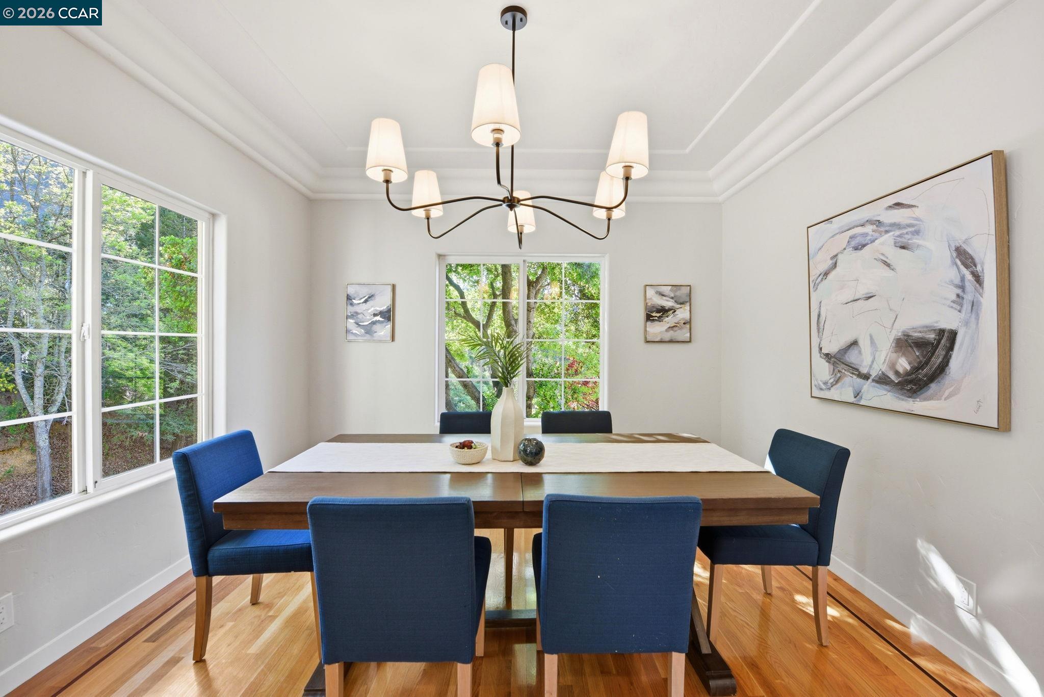 Detail Gallery Image 23 of 60 For 1 Bay Forest Pl, Oakland,  CA 94611 - 3 Beds | 2/1 Baths