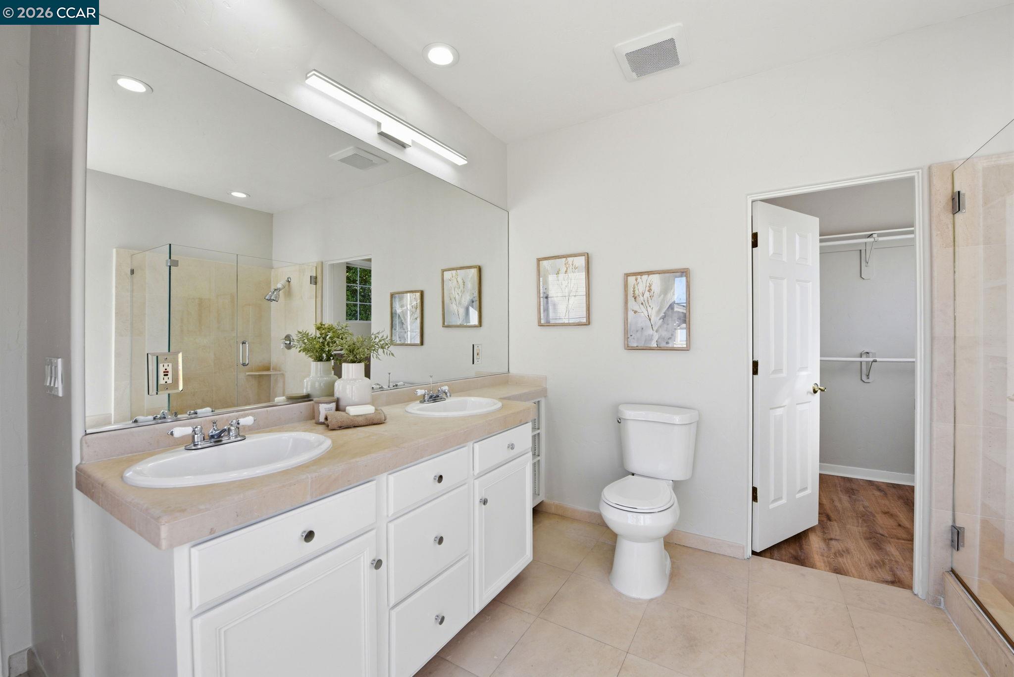 Detail Gallery Image 29 of 60 For 1 Bay Forest Pl, Oakland,  CA 94611 - 3 Beds | 2/1 Baths