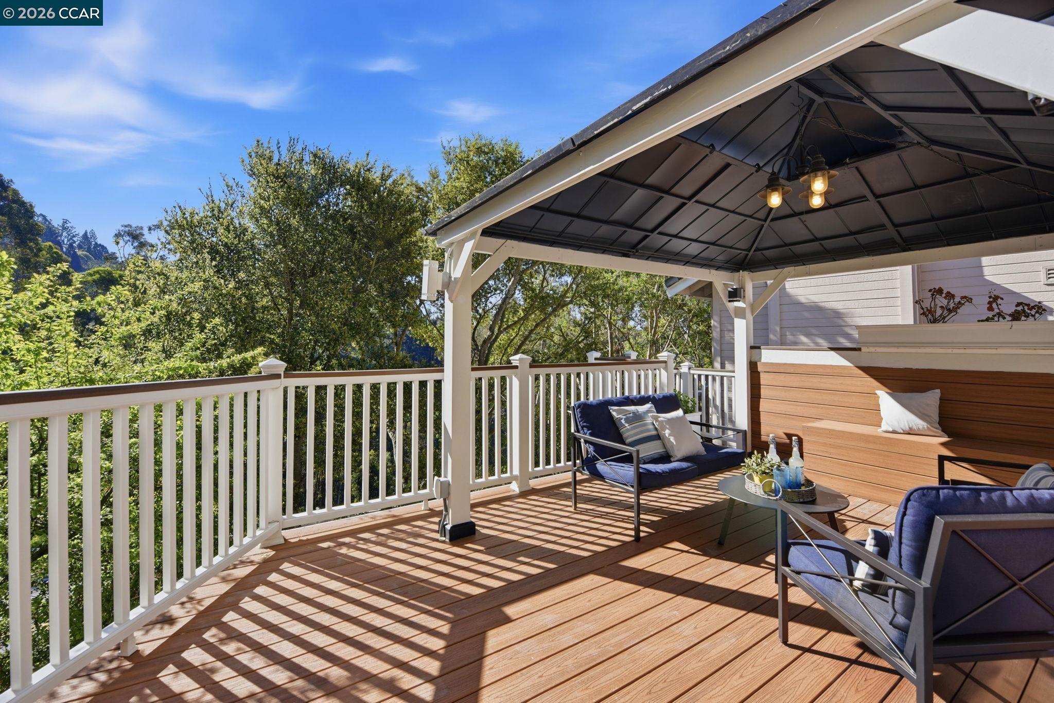 Detail Gallery Image 43 of 60 For 1 Bay Forest Pl, Oakland,  CA 94611 - 3 Beds | 2/1 Baths