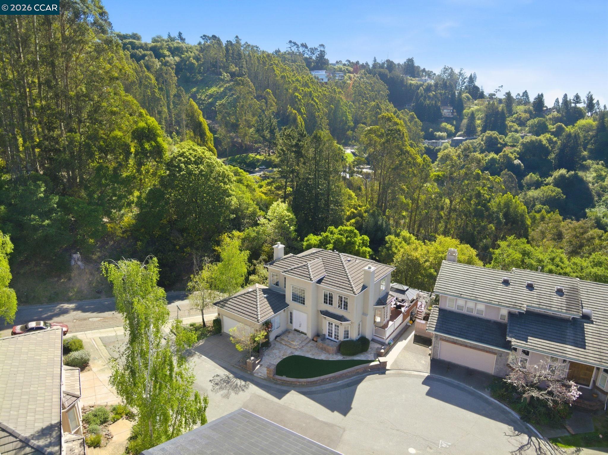 Detail Gallery Image 54 of 60 For 1 Bay Forest Pl, Oakland,  CA 94611 - 3 Beds | 2/1 Baths