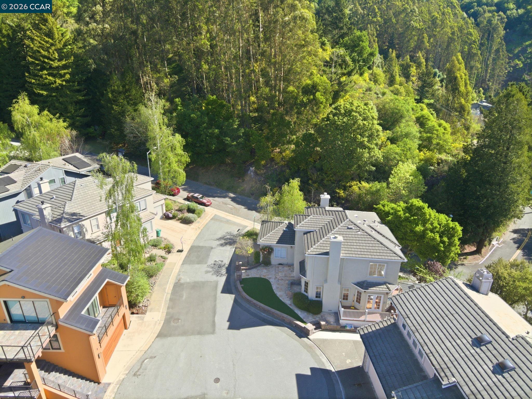 Detail Gallery Image 55 of 60 For 1 Bay Forest Pl, Oakland,  CA 94611 - 3 Beds | 2/1 Baths