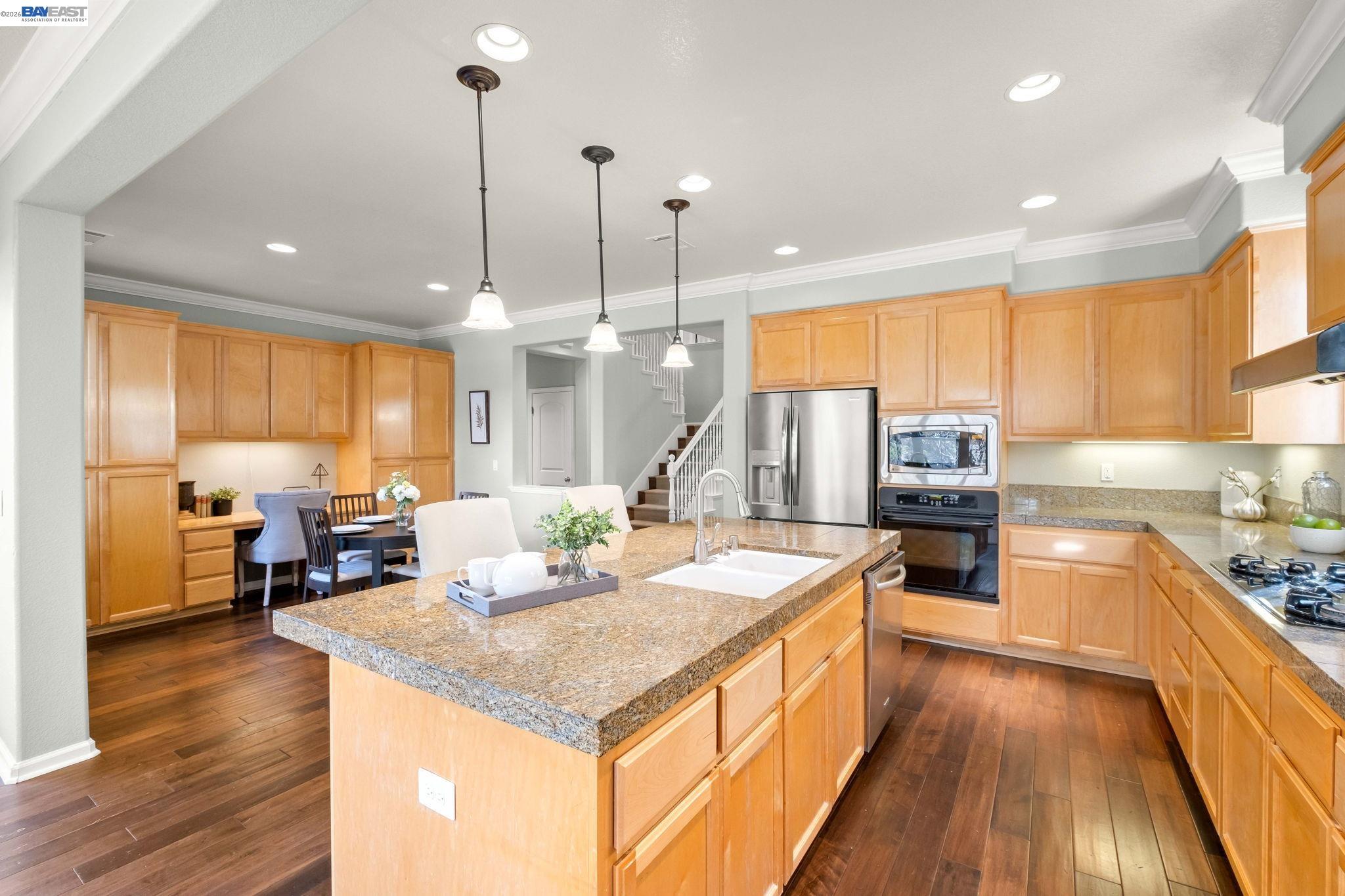 Detail Gallery Image 17 of 49 For 3132 Ashbrook Ln, San Ramon,  CA 94582 - 5 Beds | 3 Baths