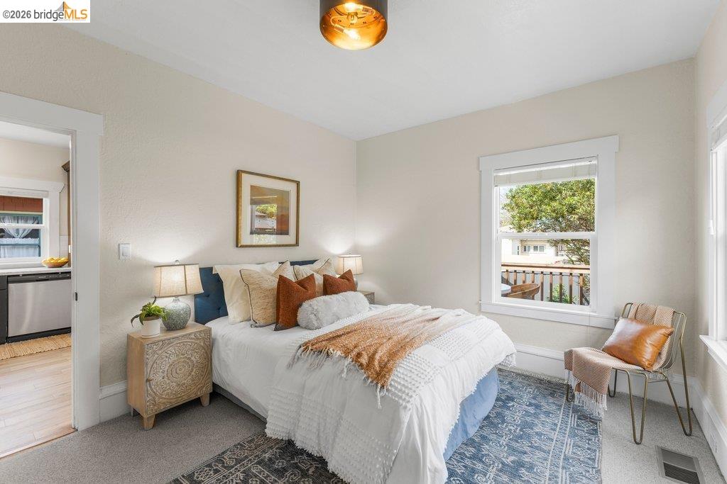 Detail Gallery Image 29 of 52 For 1072 57th St, Oakland,  CA 94608 - 2 Beds | 2 Baths