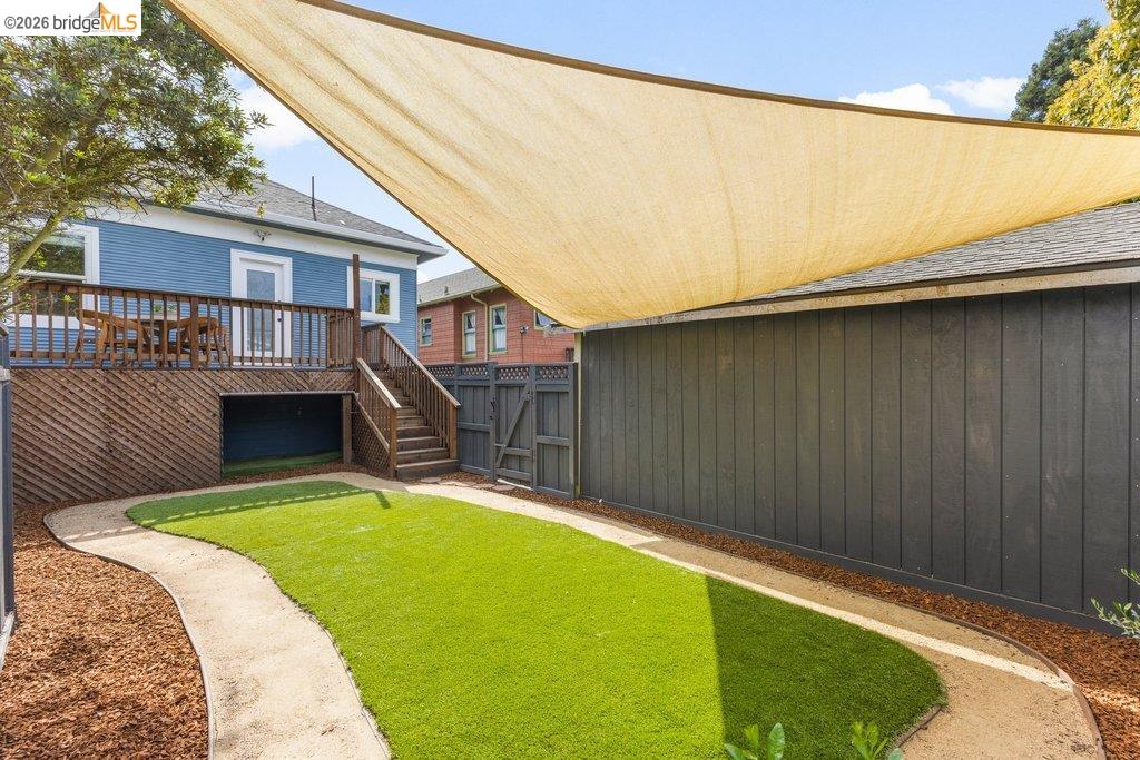 Detail Gallery Image 37 of 52 For 1072 57th St, Oakland,  CA 94608 - 2 Beds | 2 Baths