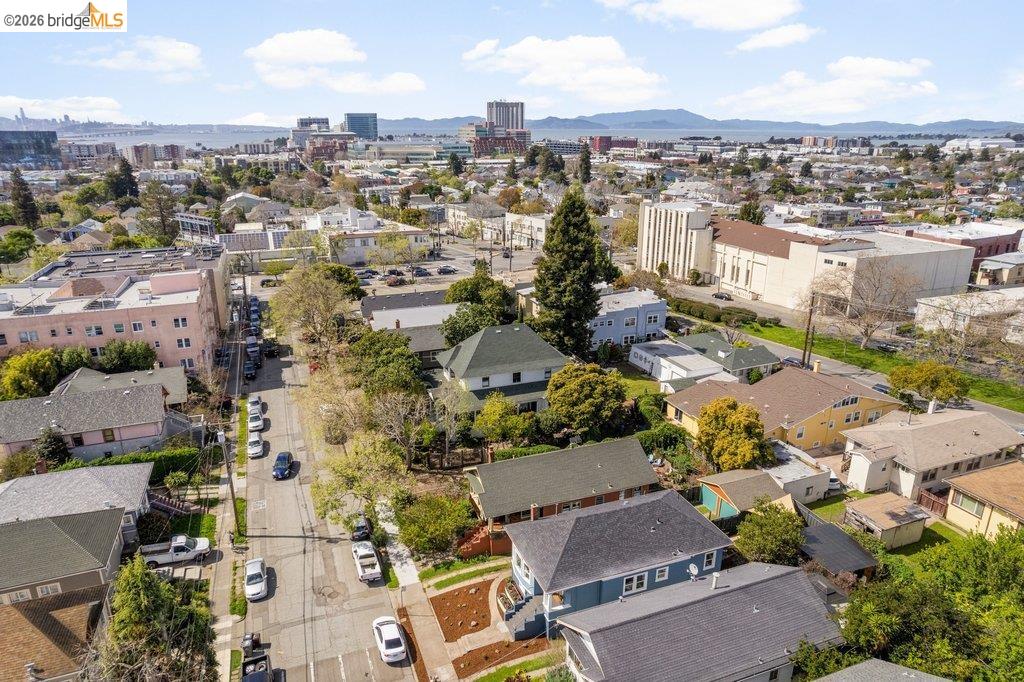 Detail Gallery Image 41 of 52 For 1072 57th St, Oakland,  CA 94608 - 2 Beds | 2 Baths