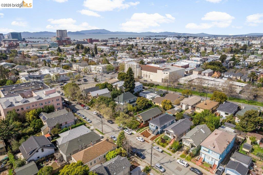 Detail Gallery Image 42 of 52 For 1072 57th St, Oakland,  CA 94608 - 2 Beds | 2 Baths