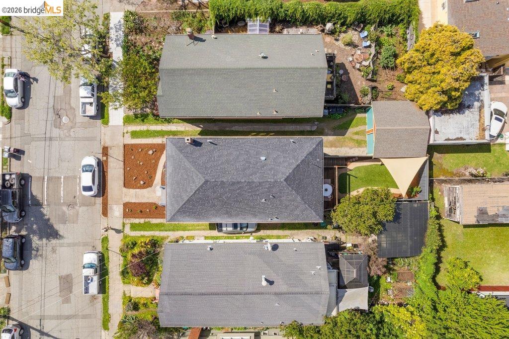 Detail Gallery Image 47 of 52 For 1072 57th St, Oakland,  CA 94608 - 2 Beds | 2 Baths