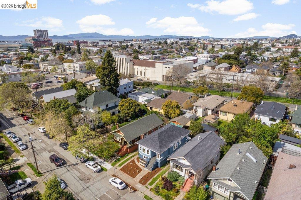 Detail Gallery Image 49 of 52 For 1072 57th St, Oakland,  CA 94608 - 2 Beds | 2 Baths