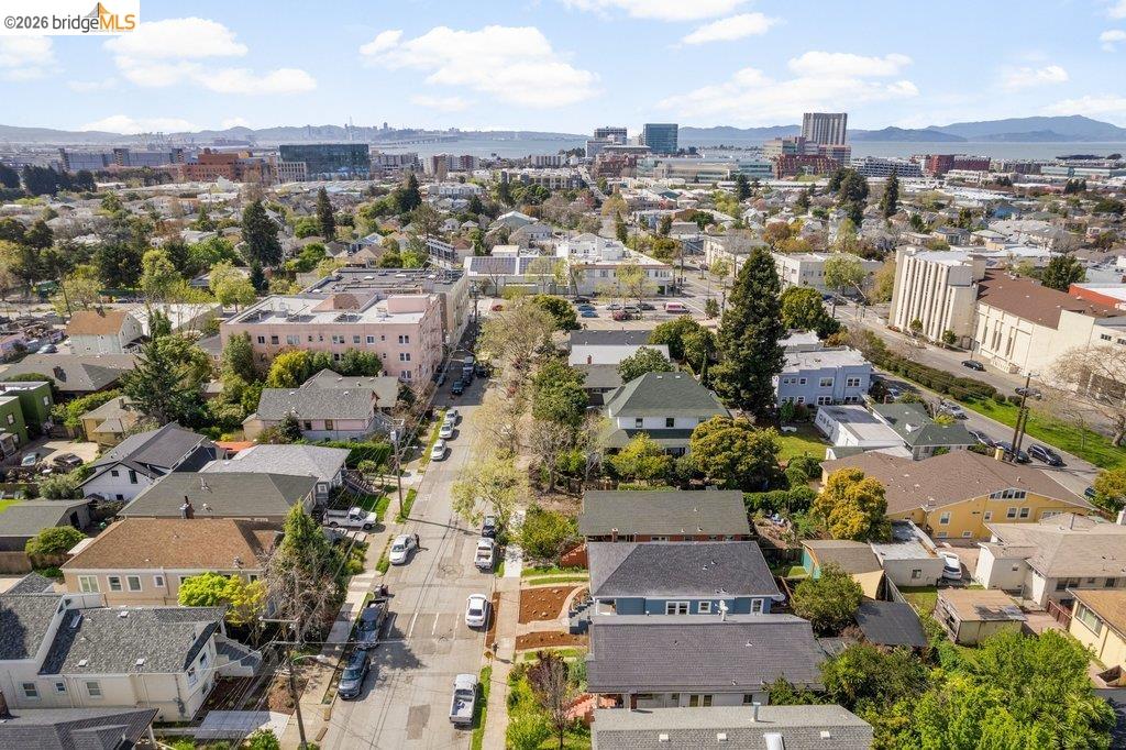 Detail Gallery Image 50 of 52 For 1072 57th St, Oakland,  CA 94608 - 2 Beds | 2 Baths