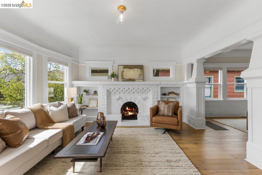 Detail Gallery Image 7 of 52 For 1072 57th St, Oakland,  CA 94608 - 2 Beds | 2 Baths