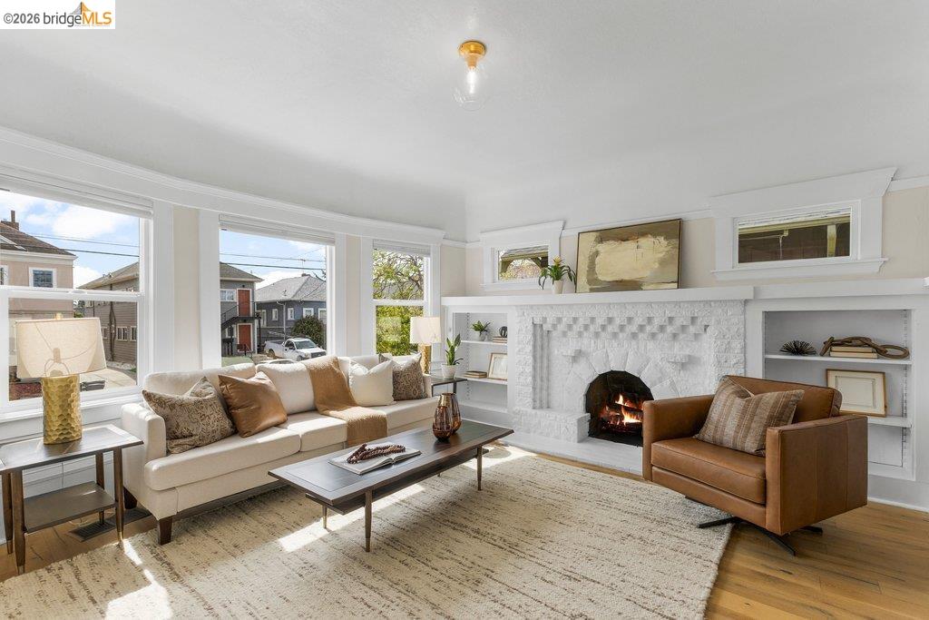 Detail Gallery Image 8 of 52 For 1072 57th St, Oakland,  CA 94608 - 2 Beds | 2 Baths