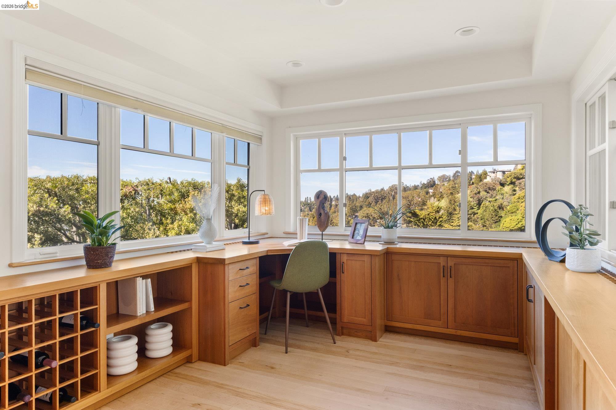 Detail Gallery Image 21 of 60 For 2893 Buena Vista Way, Berkeley,  CA 94708 - 4 Beds | 3/2 Baths