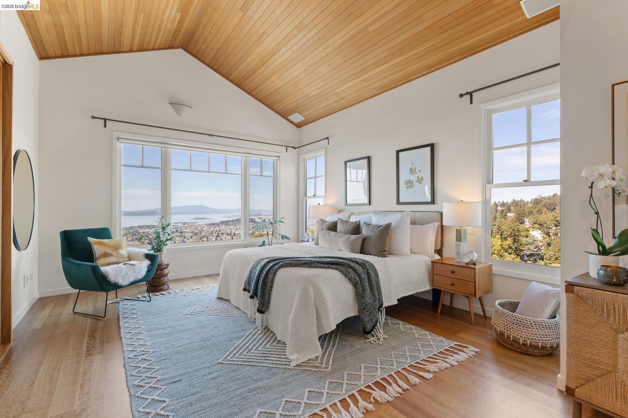 Detail Gallery Image 26 of 60 For 2893 Buena Vista Way, Berkeley,  CA 94708 - 4 Beds | 3/2 Baths