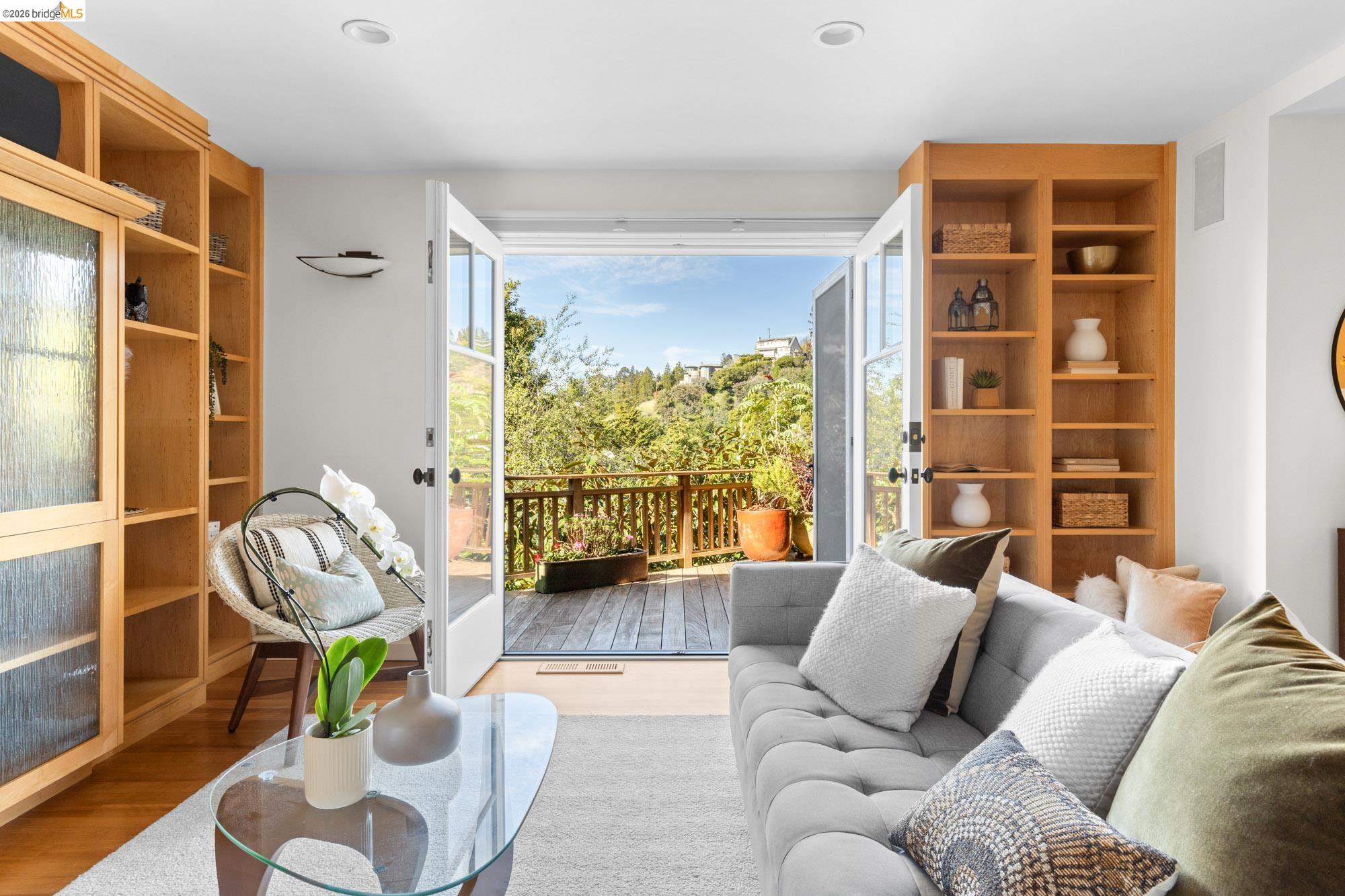 Detail Gallery Image 34 of 60 For 2893 Buena Vista Way, Berkeley,  CA 94708 - 4 Beds | 3/2 Baths