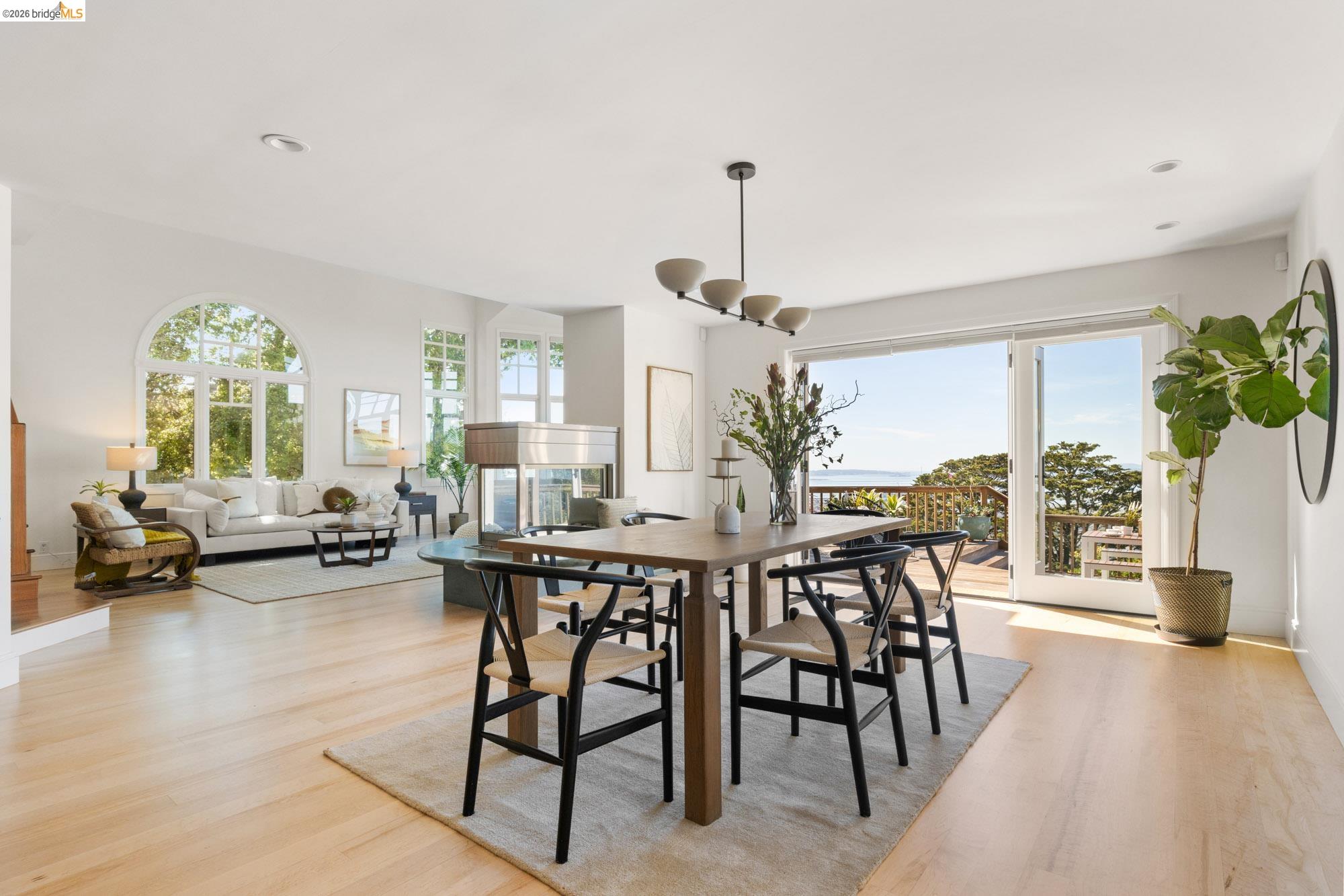 Detail Gallery Image 5 of 60 For 2893 Buena Vista Way, Berkeley,  CA 94708 - 4 Beds | 3/2 Baths