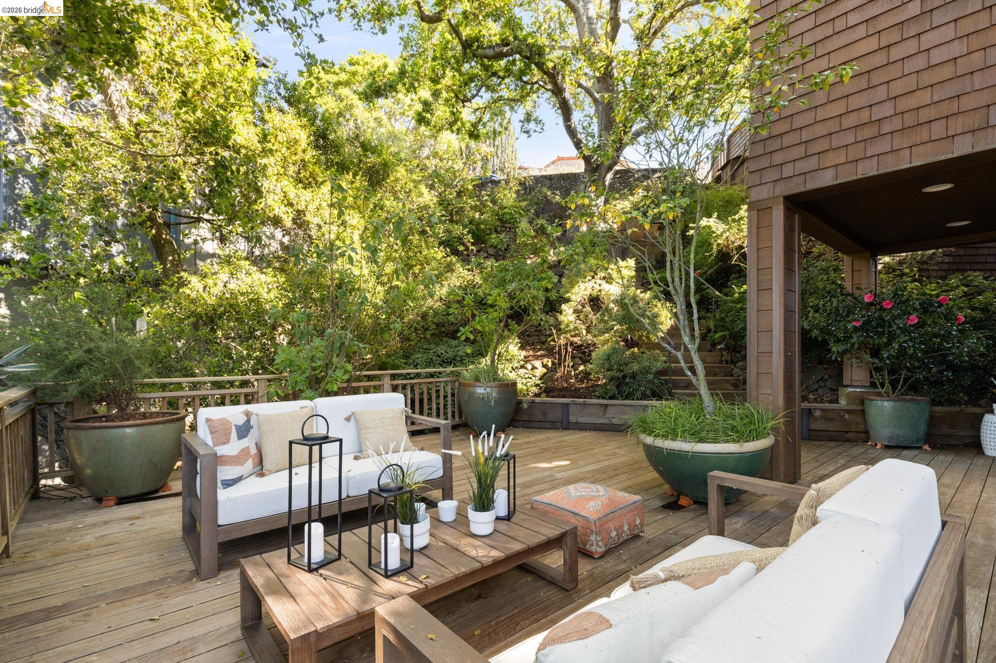 Detail Gallery Image 41 of 60 For 2893 Buena Vista Way, Berkeley,  CA 94708 - 4 Beds | 3/2 Baths