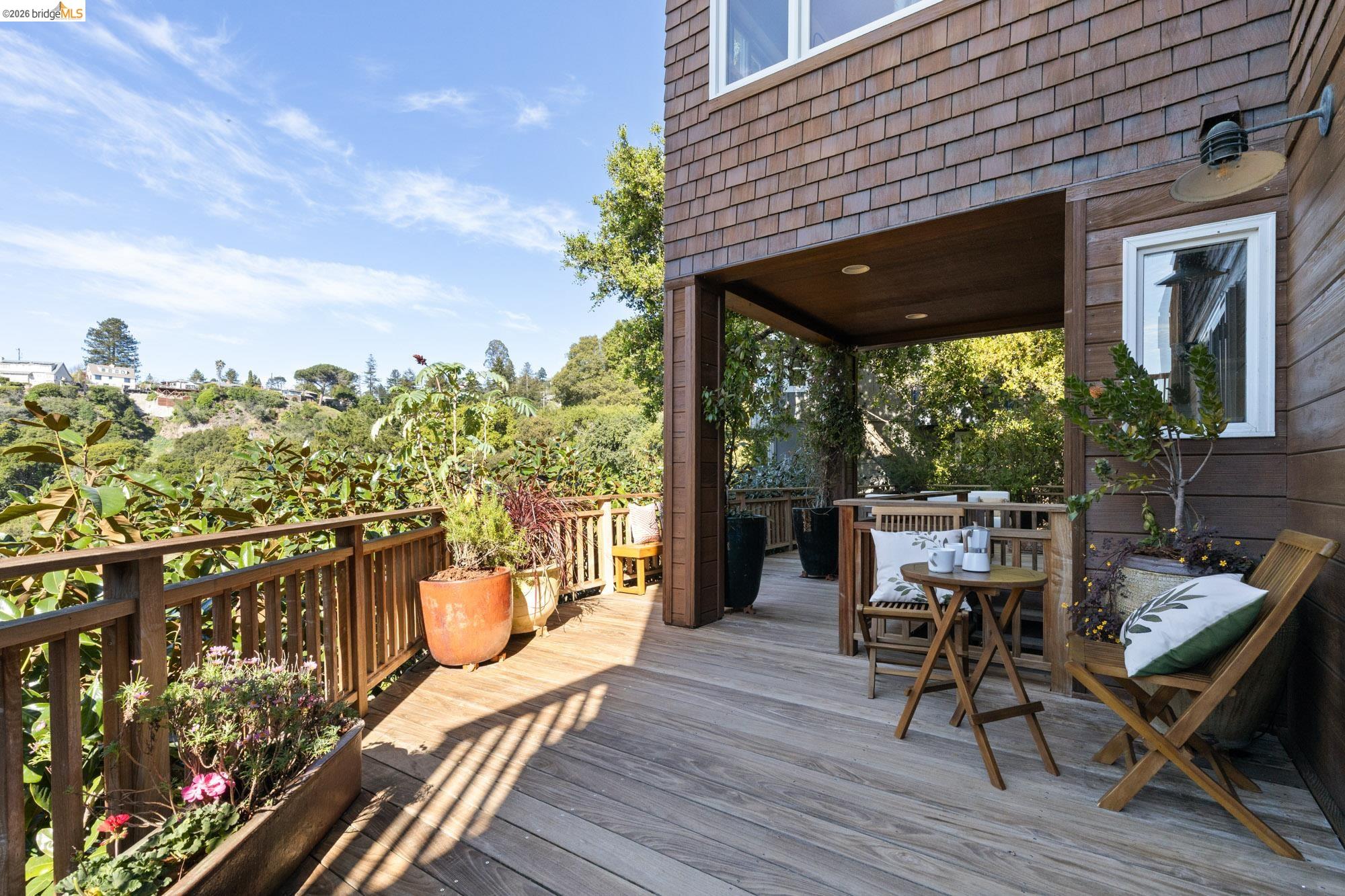 Detail Gallery Image 43 of 60 For 2893 Buena Vista Way, Berkeley,  CA 94708 - 4 Beds | 3/2 Baths