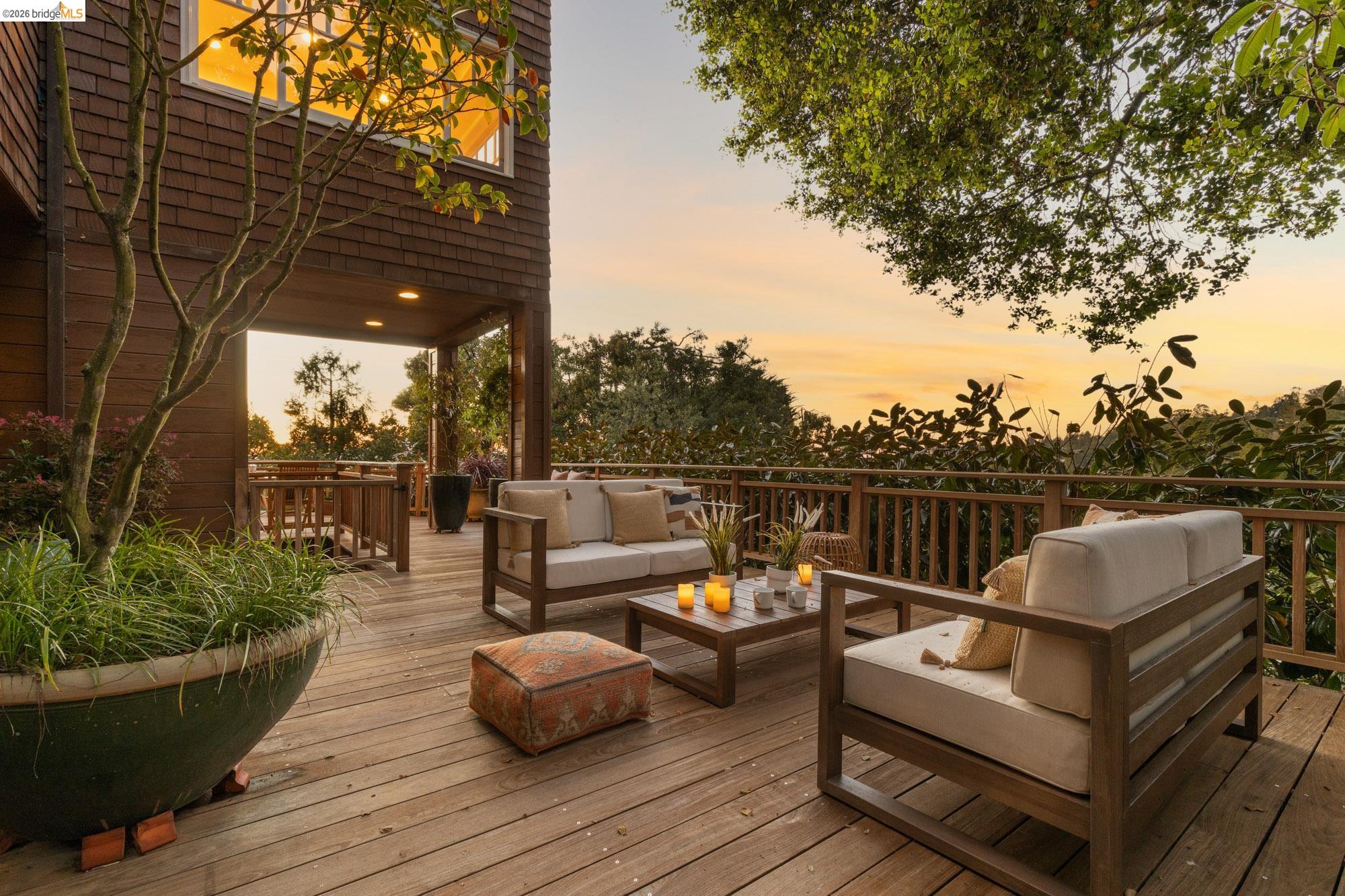 Detail Gallery Image 57 of 60 For 2893 Buena Vista Way, Berkeley,  CA 94708 - 4 Beds | 3/2 Baths