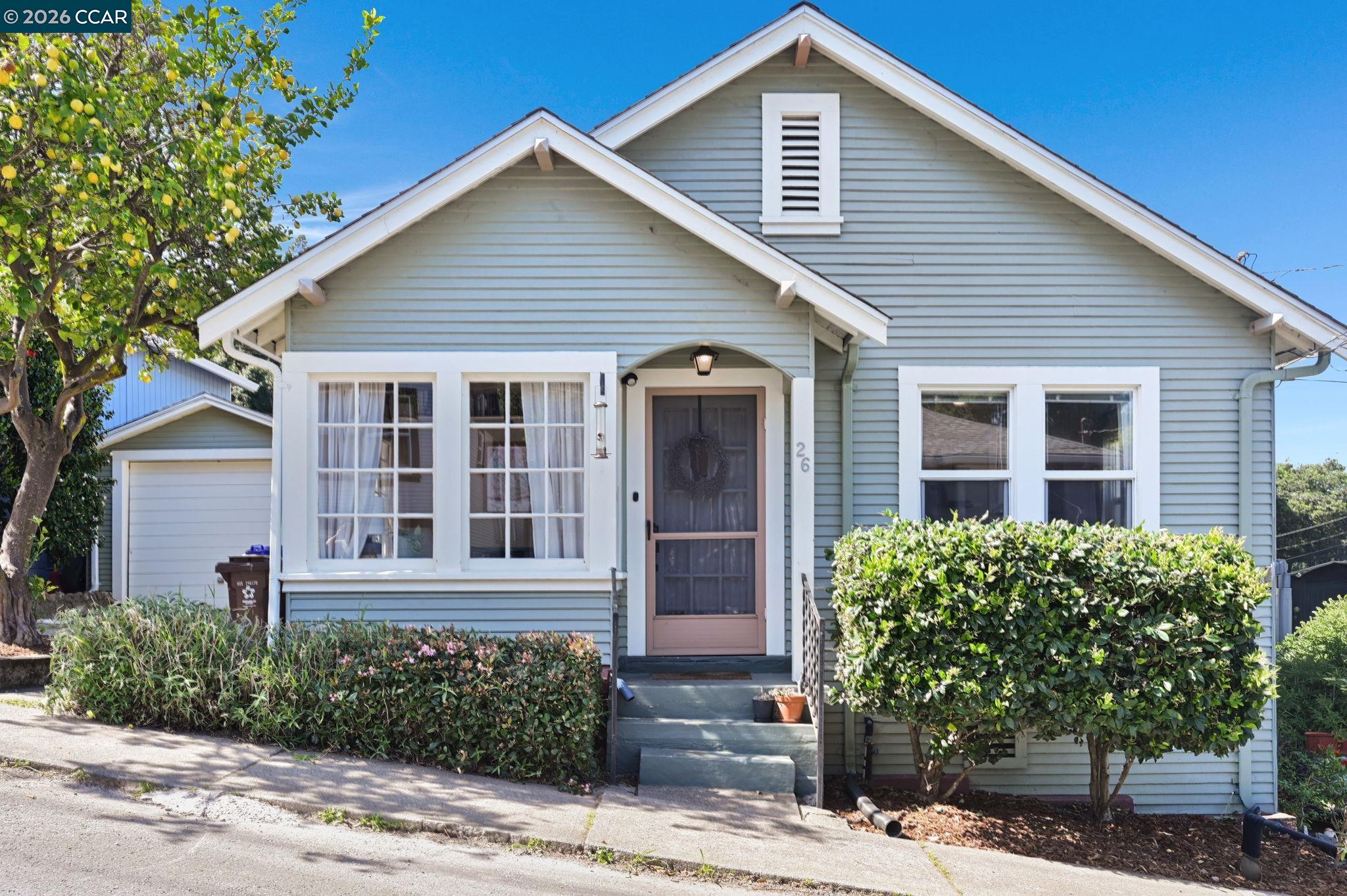 Detail Gallery Image 2 of 35 For 26 Cooke St, Crockett,  CA 94525 - 2 Beds | 1 Baths