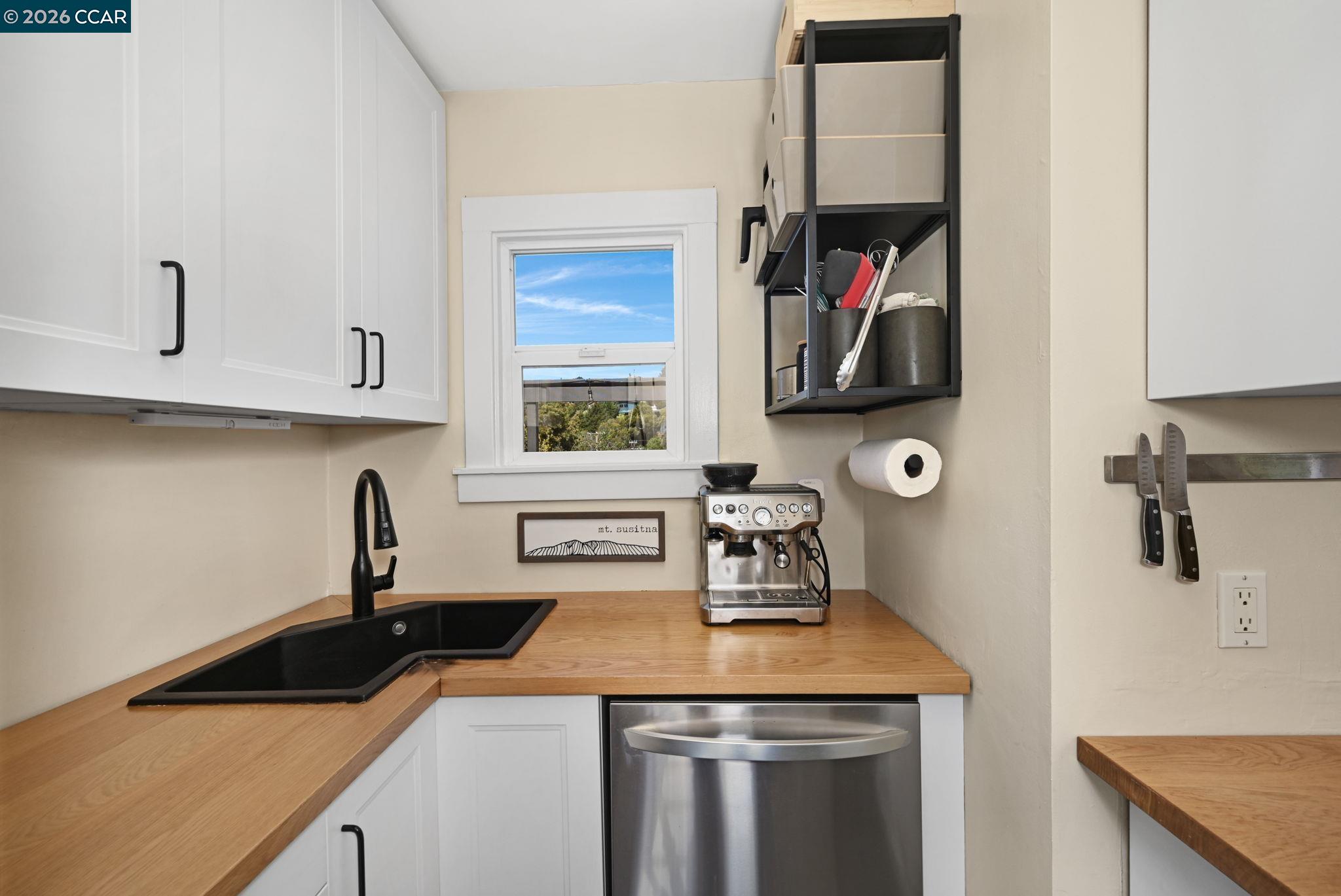 Detail Gallery Image 11 of 35 For 26 Cooke St, Crockett,  CA 94525 - 2 Beds | 1 Baths