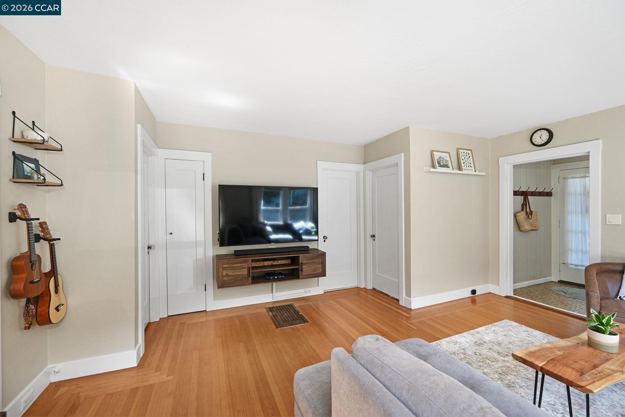 Detail Gallery Image 7 of 35 For 26 Cooke St, Crockett,  CA 94525 - 2 Beds | 1 Baths