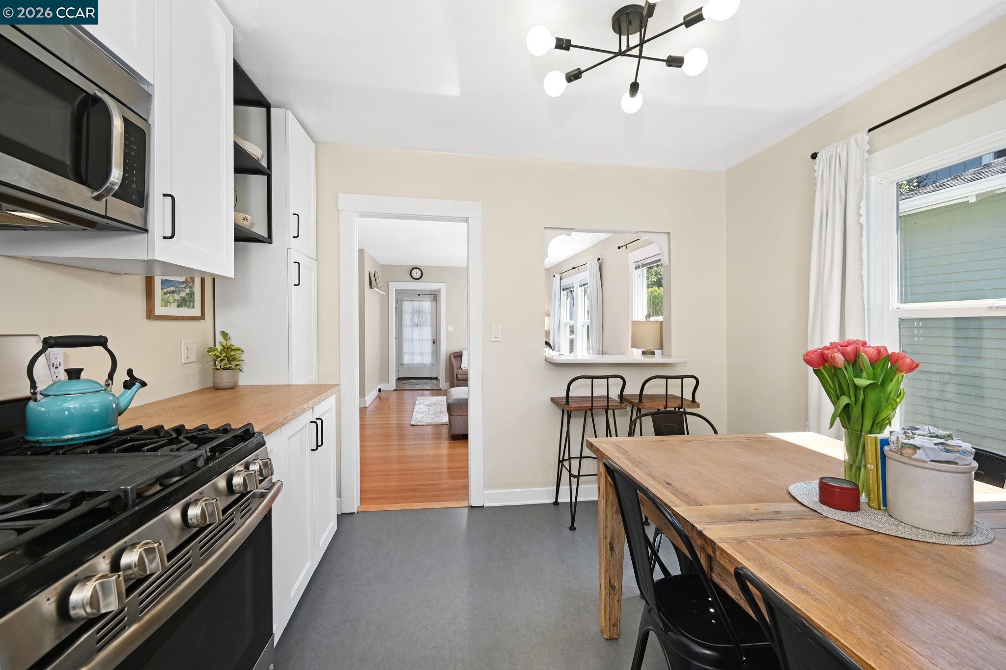 Detail Gallery Image 9 of 35 For 26 Cooke St, Crockett,  CA 94525 - 2 Beds | 1 Baths